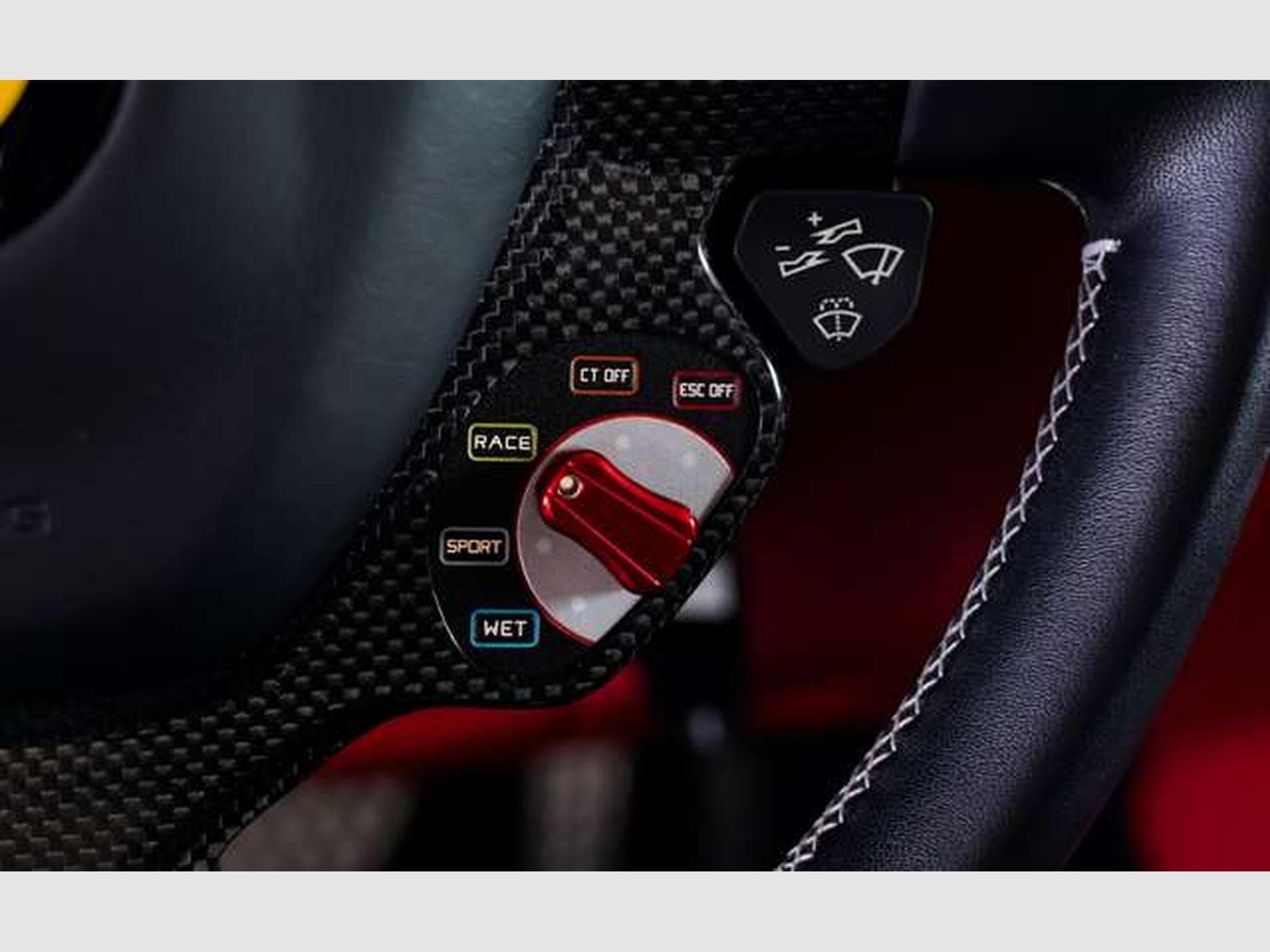 Ferrari F12 Berlinetta Berlinetta *Einzelstück *Carbon *Lift *22 * (2015) - Photo 30
