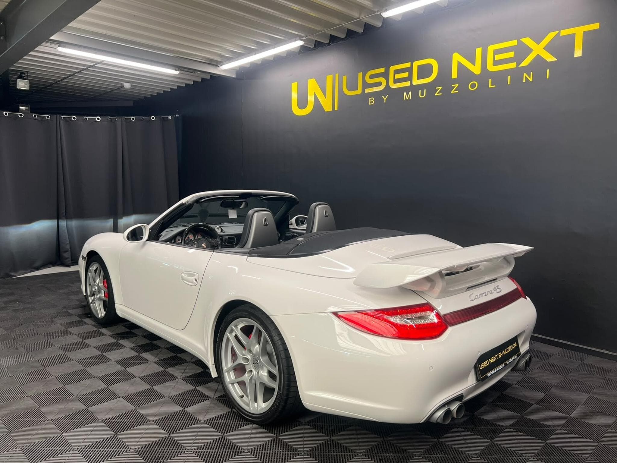 Porsche 911 CARRERA 4S CABRIOLET (2009) - Photo 5