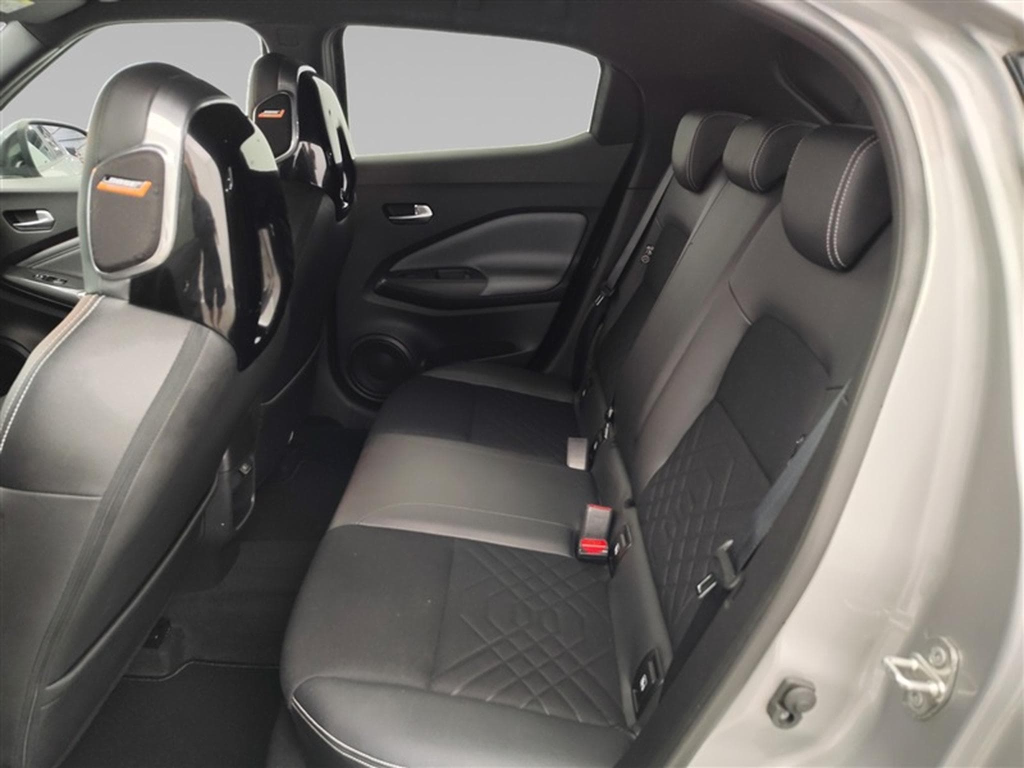Nissan Juke 1.0 DIG-T 117cv Tekna NAVI / FULL LED / BOSE / CAMERA 360 (2020) - Photo 14