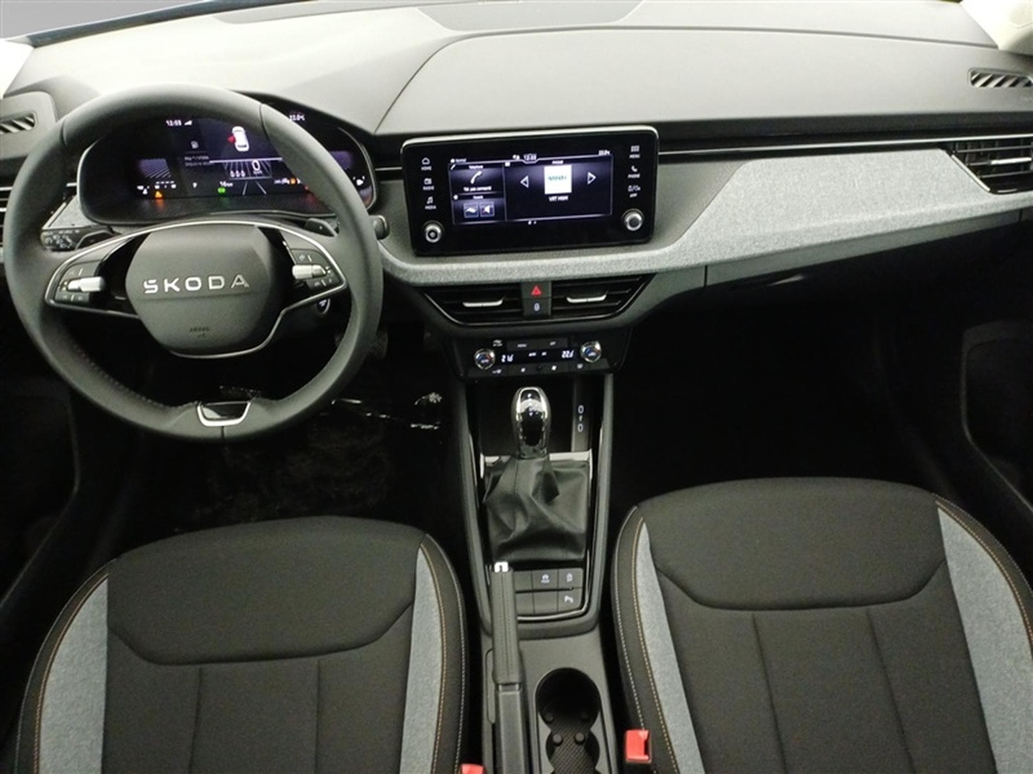 Skoda Kamiq 1.0 TSI 115cv DSG Selection CARPLAY / FULL LED / CAMERA (2026) - Photo 8
