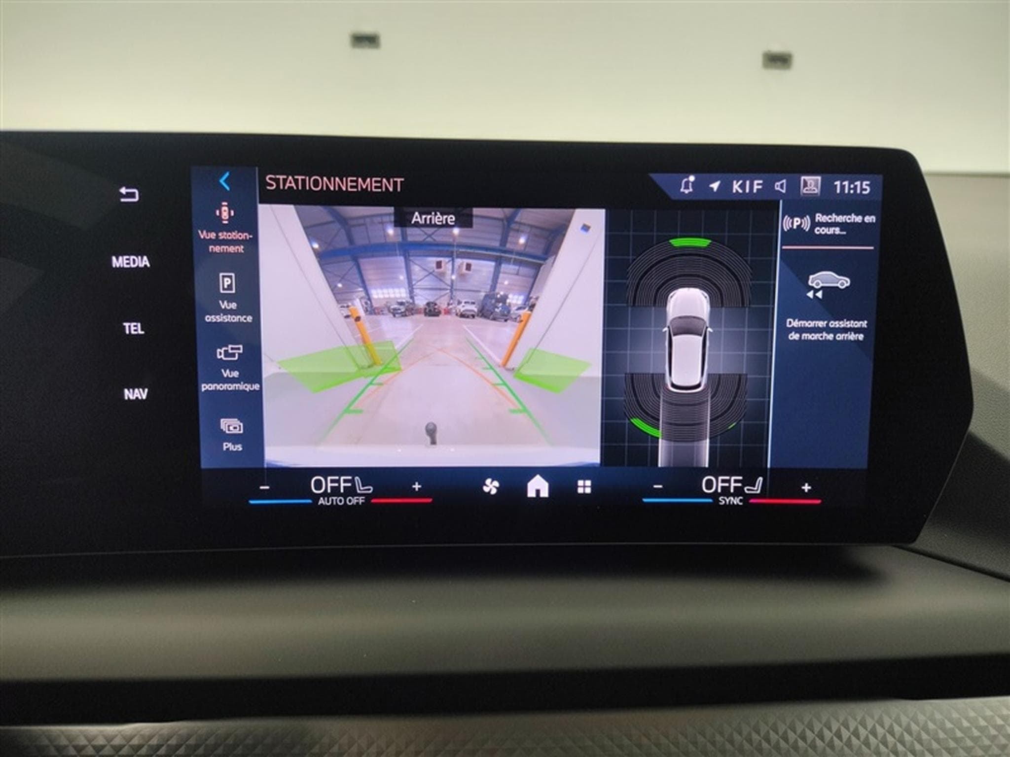 BMW 116 SportLine PACK M EXT CAM/ATTELAGE/CARPLAY (2026) - Photo 18