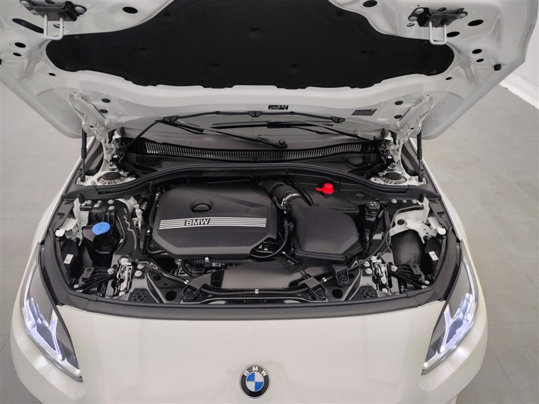 BMW 116 SportLine PACK M EXT CAM/ATTELAGE/CARPLAY (2026) - Photo 21