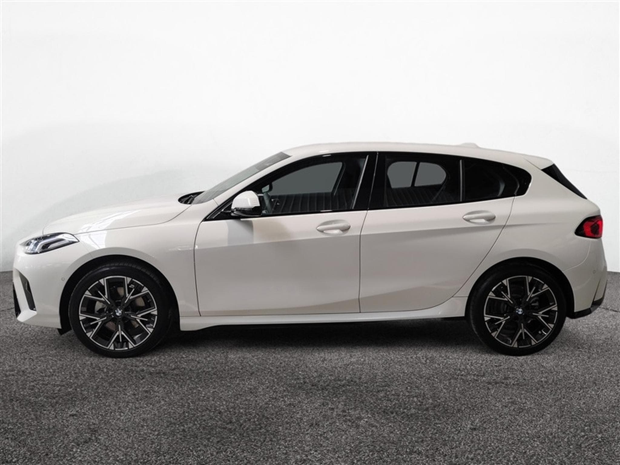 BMW 116 SportLine PACK M EXT CAM/ATTELAGE/CARPLAY (2026) - Photo 3