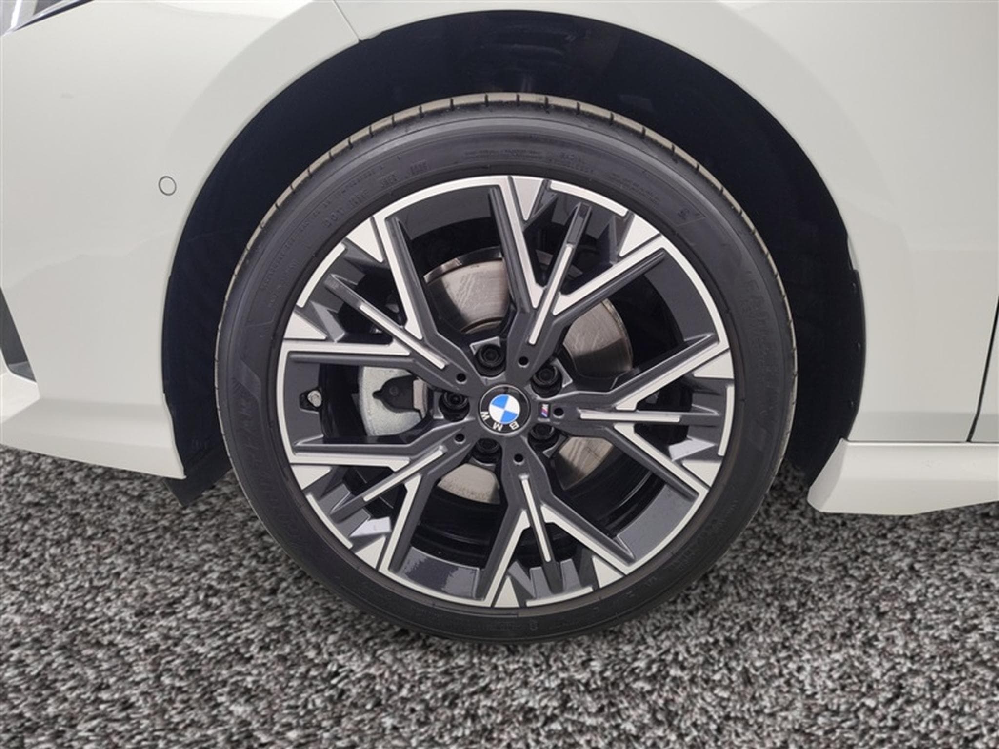 BMW 116 SportLine PACK M EXT CAM/ATTELAGE/CARPLAY (2026) - Photo 6