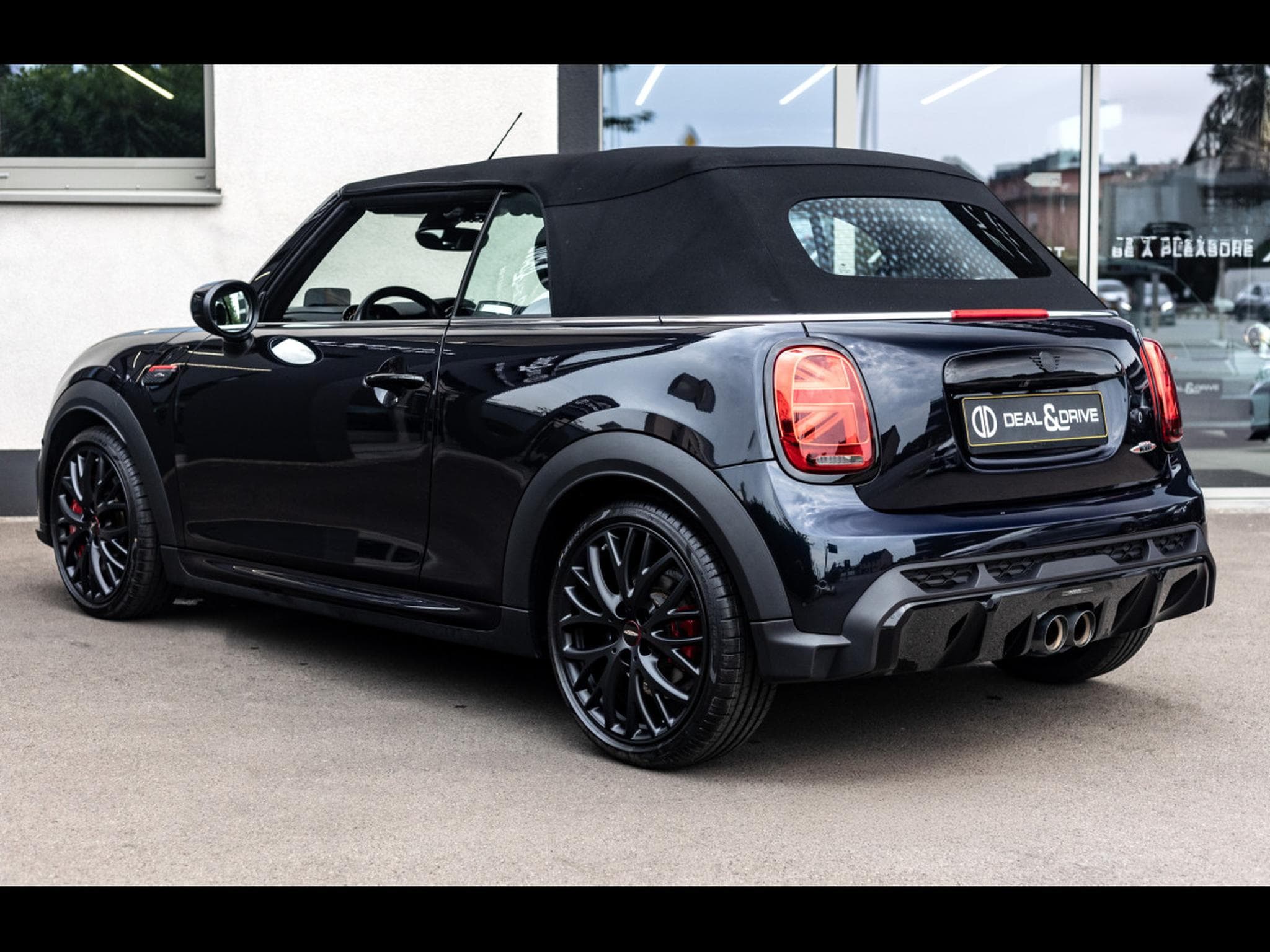 Mini Cooper John Cooper Works Cabriolet AUTO (2022) - Photo 18