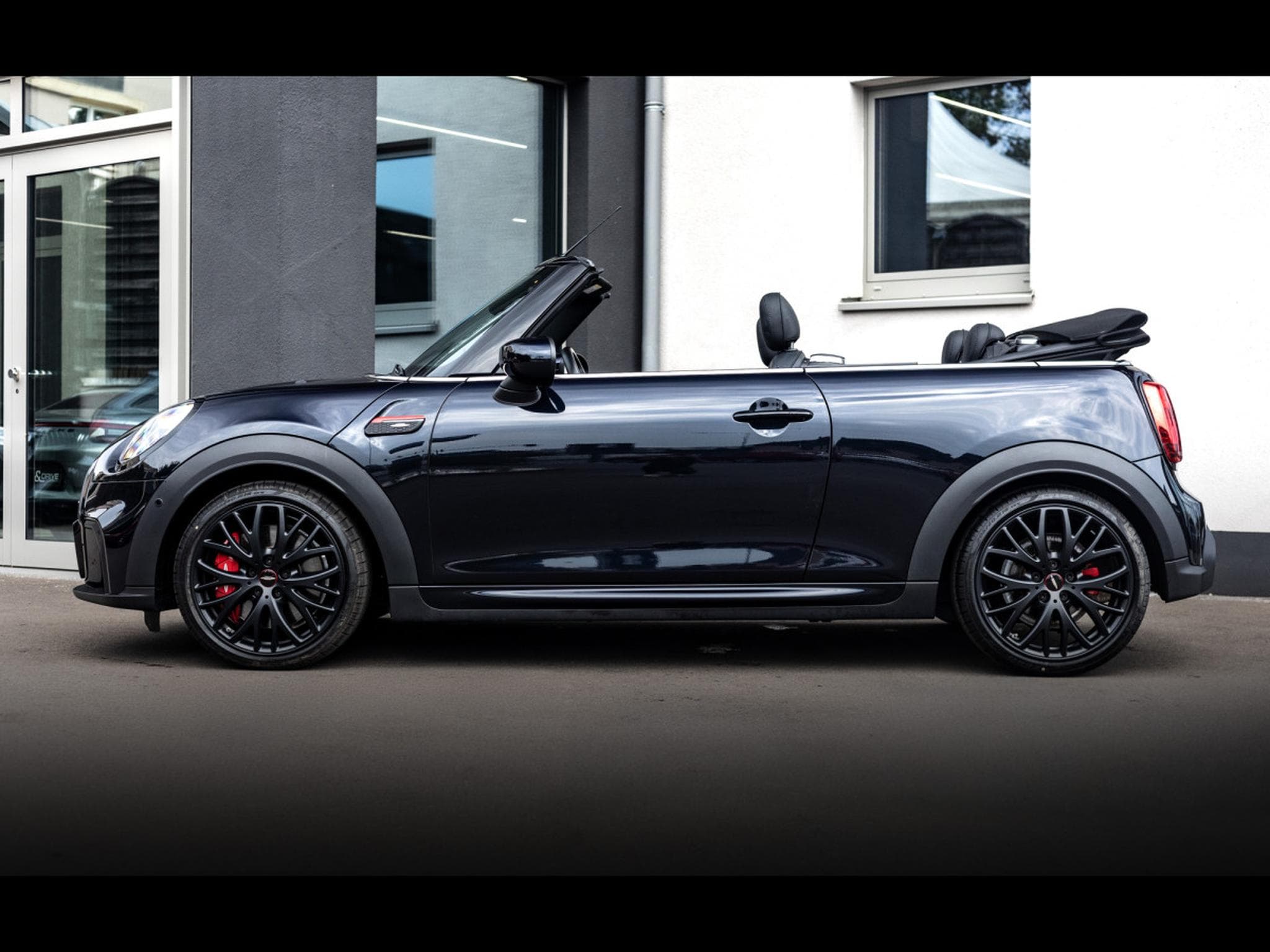 Mini Cooper John Cooper Works Cabriolet AUTO (2022) - Photo 2