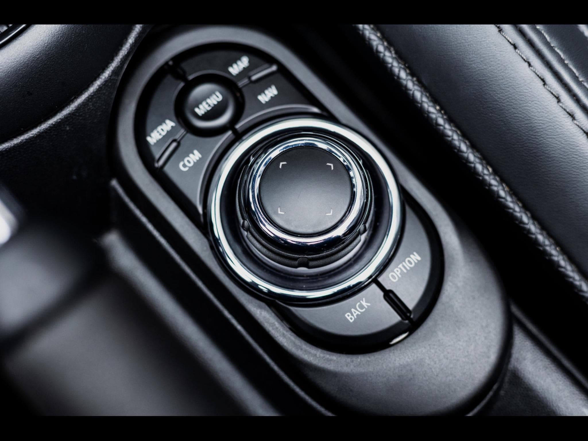 Mini Cooper John Cooper Works Cabriolet AUTO (2022) - Photo 21