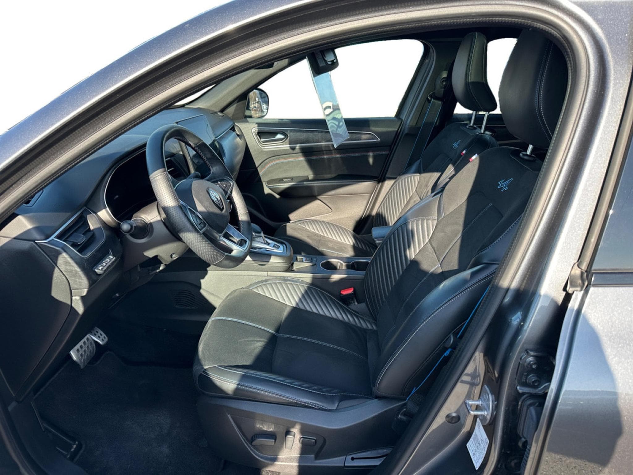 Renault Arkana 1.6 Tce E-TECH Hybrid Esprit Alpine EDC (2024) - Foto 6