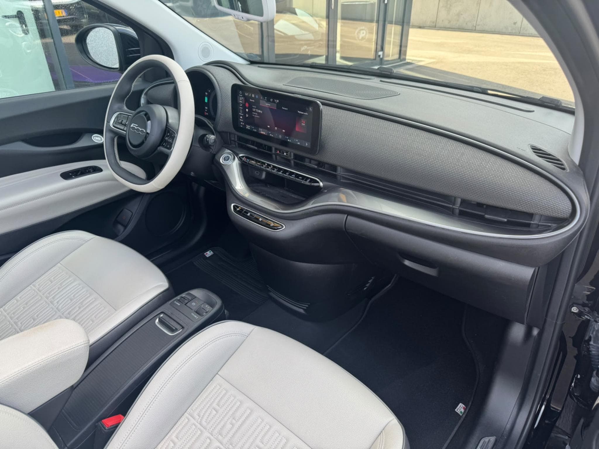 Fiat 500 500 e La Prima/Cabriolet/Camera/Cuir/LED (2022) - Photo 6