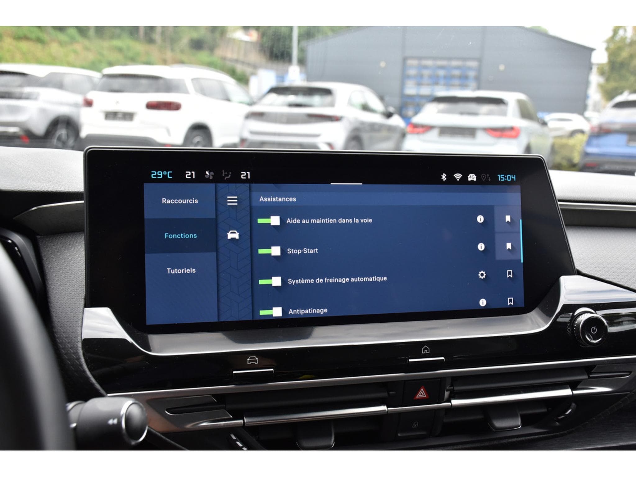 Citroën C5 X 1.2 130 PLUS EAT8 CUIR ACC HUD LANE 1° MAIN (2024) - Foto 16