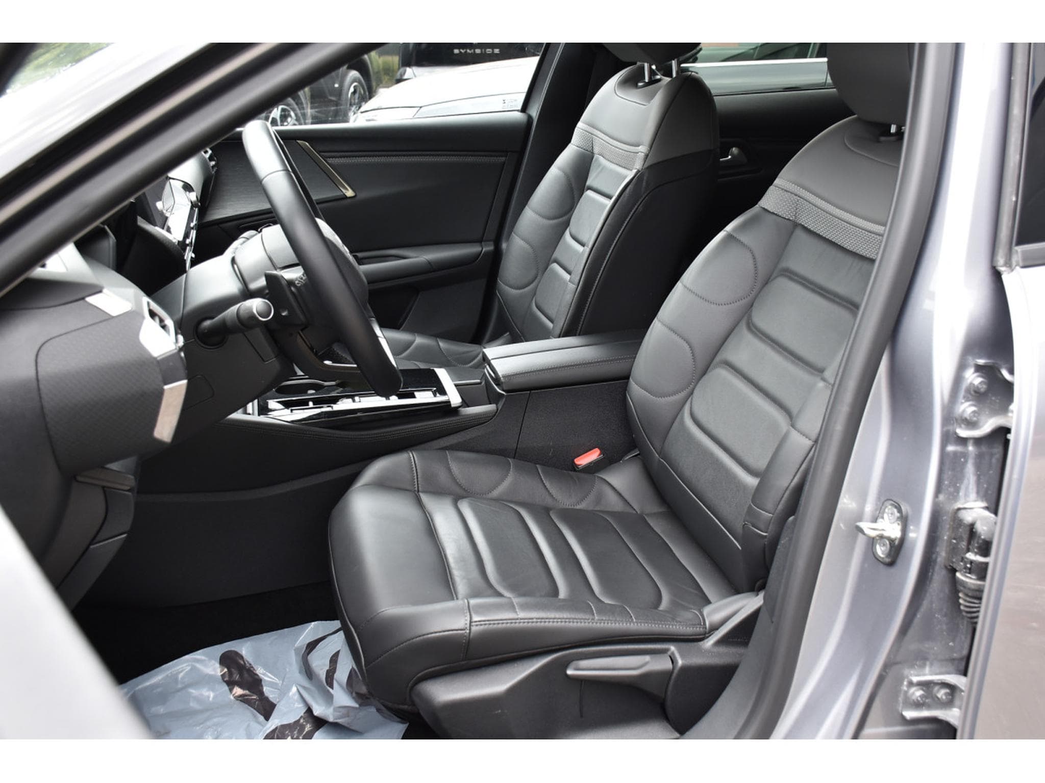 Citroën C5 X 1.2 130 PLUS EAT8 CUIR ACC HUD LANE 1° MAIN (2024) - Foto 6