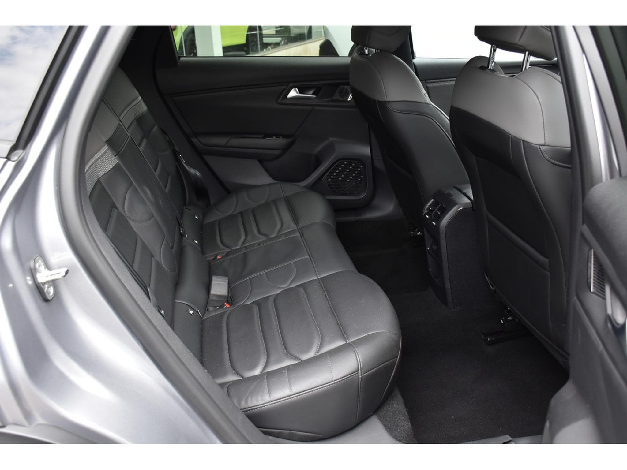 Citroën C5 X 1.2 130 PLUS EAT8 CUIR ACC HUD LANE 1° MAIN (2024) - Foto 8