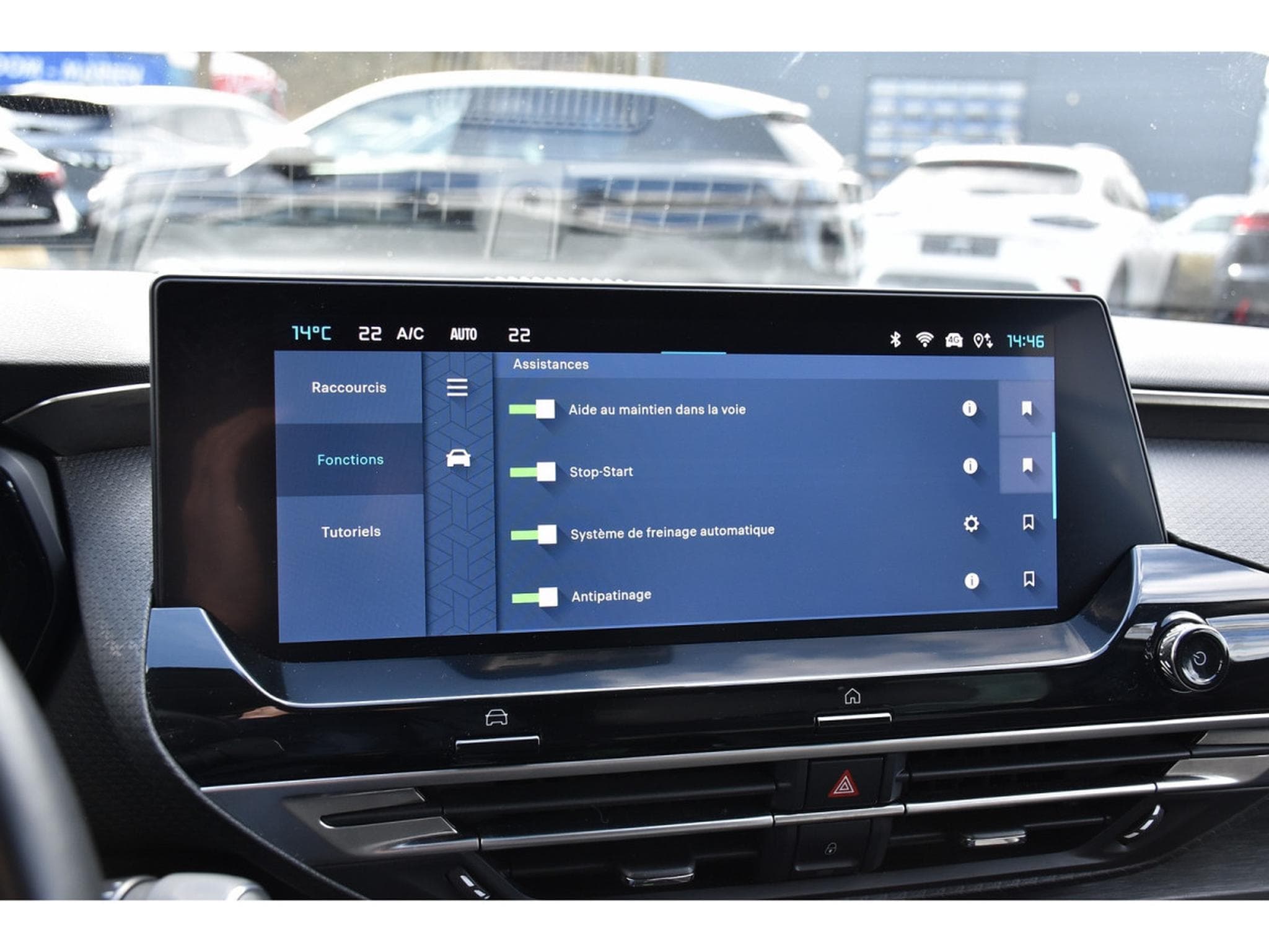Citroën C5 X 1.2 130 PLUS EAT8 CUIR ACC HUD LANE 1° MAIN (2024) - Foto 13