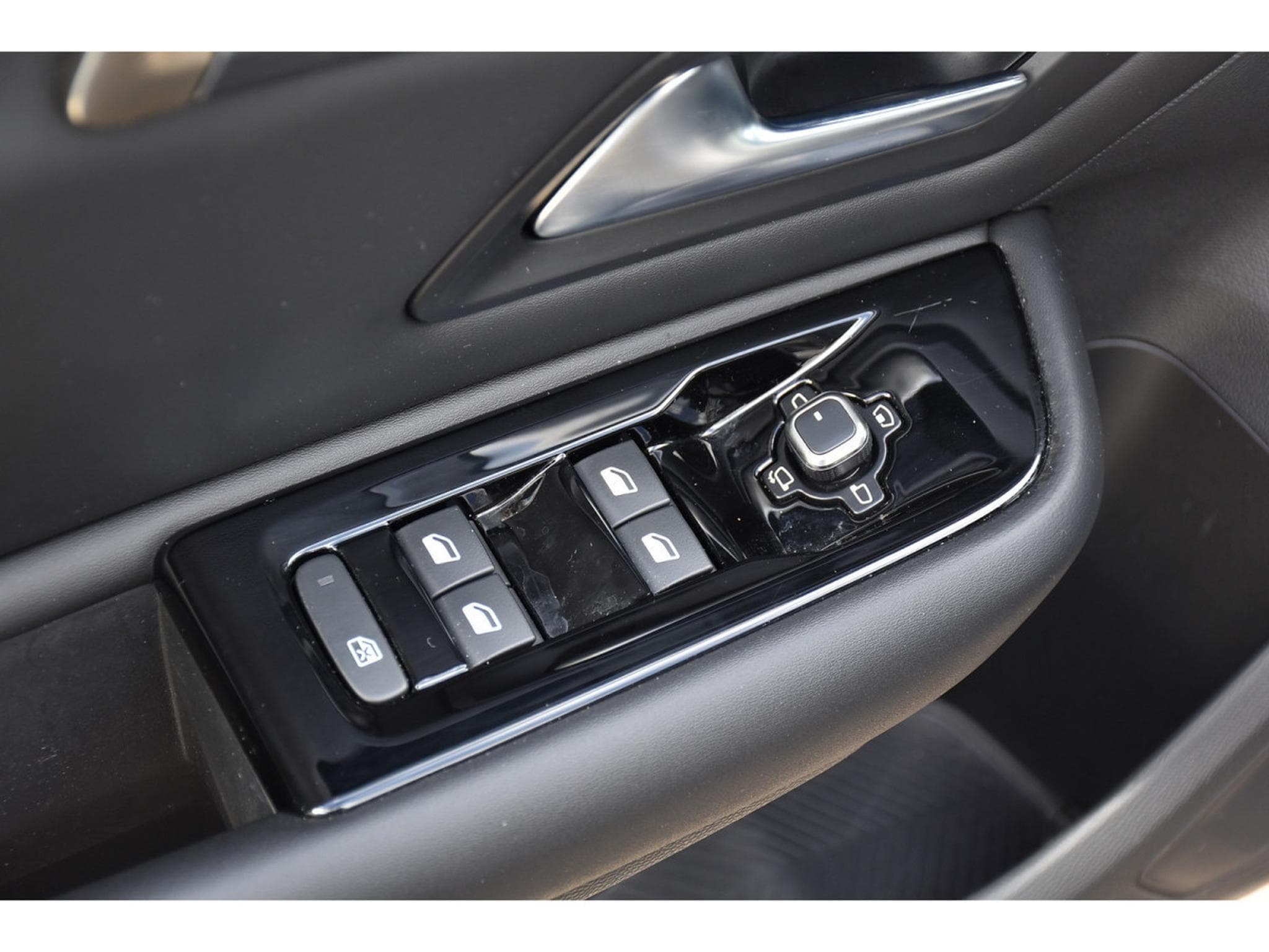 Citroën C5 X 1.2 130 PLUS EAT8 CUIR ACC HUD LANE 1° MAIN (2024) - Foto 22