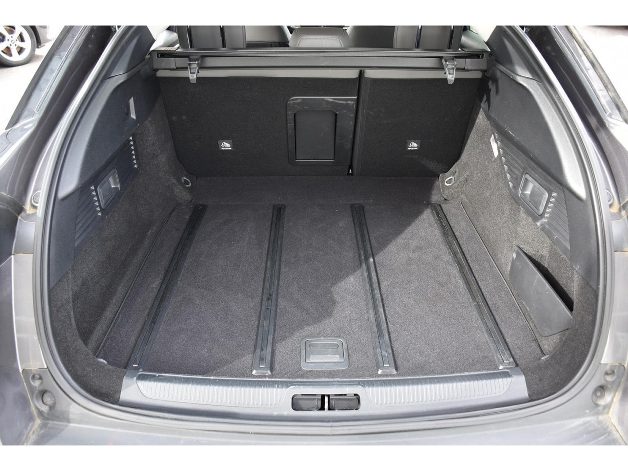 Citroën C5 X 1.2 130 PLUS EAT8 CUIR ACC HUD LANE 1° MAIN (2024) - Foto 23
