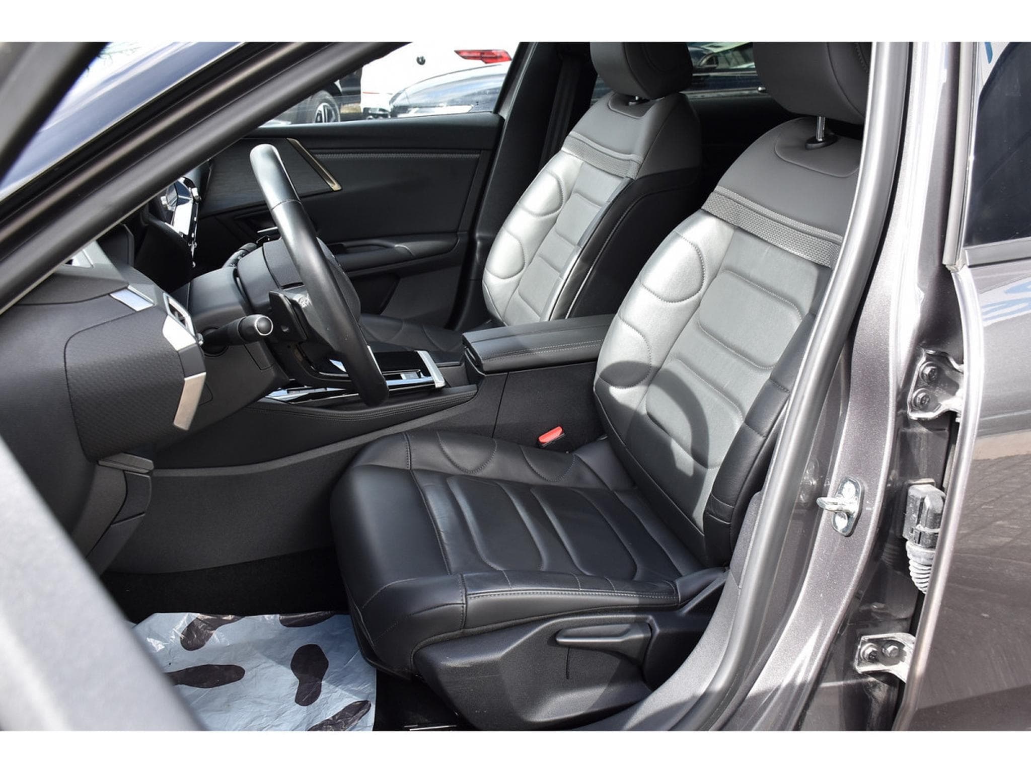 Citroën C5 X 1.2 130 PLUS EAT8 CUIR ACC HUD LANE 1° MAIN (2024) - Foto 6