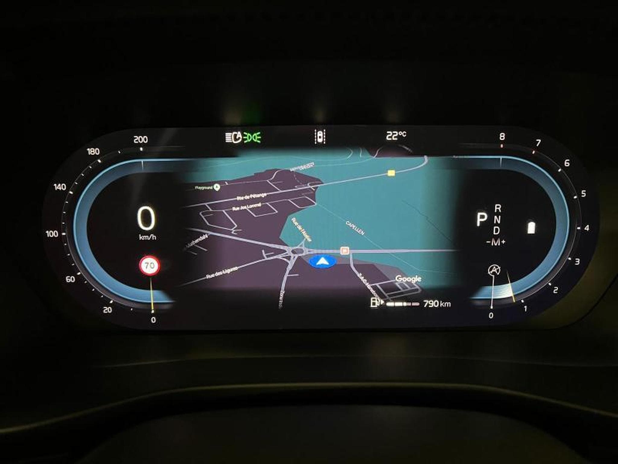 Volvo XC40 Core (2024) - Photo 11