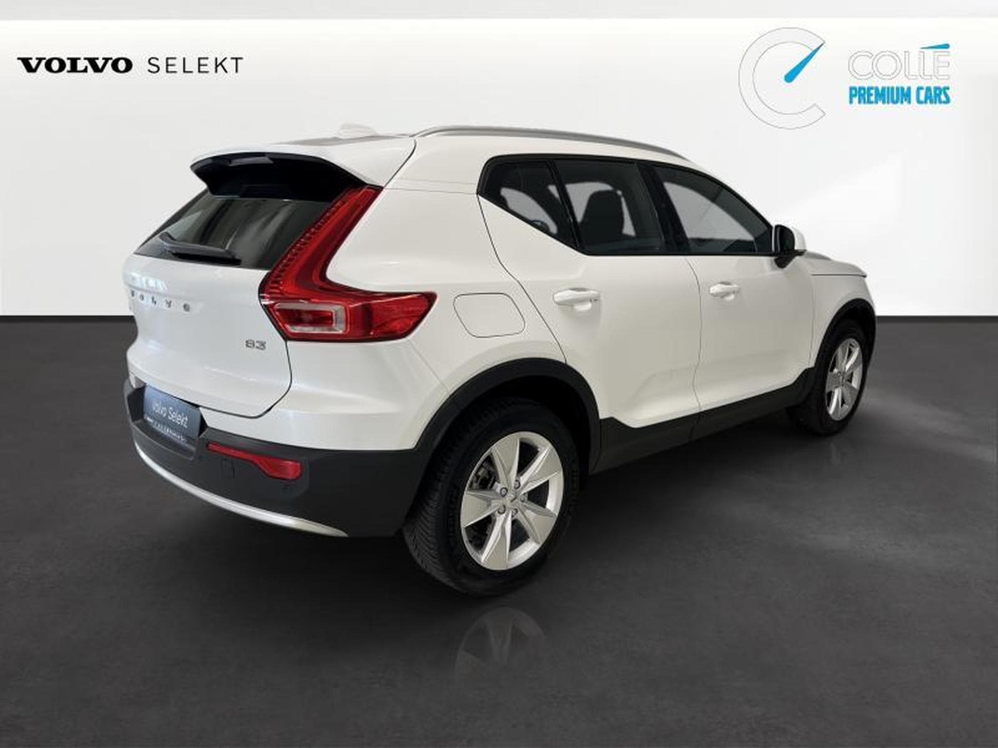 Volvo XC40 Core (2024) - Photo 2