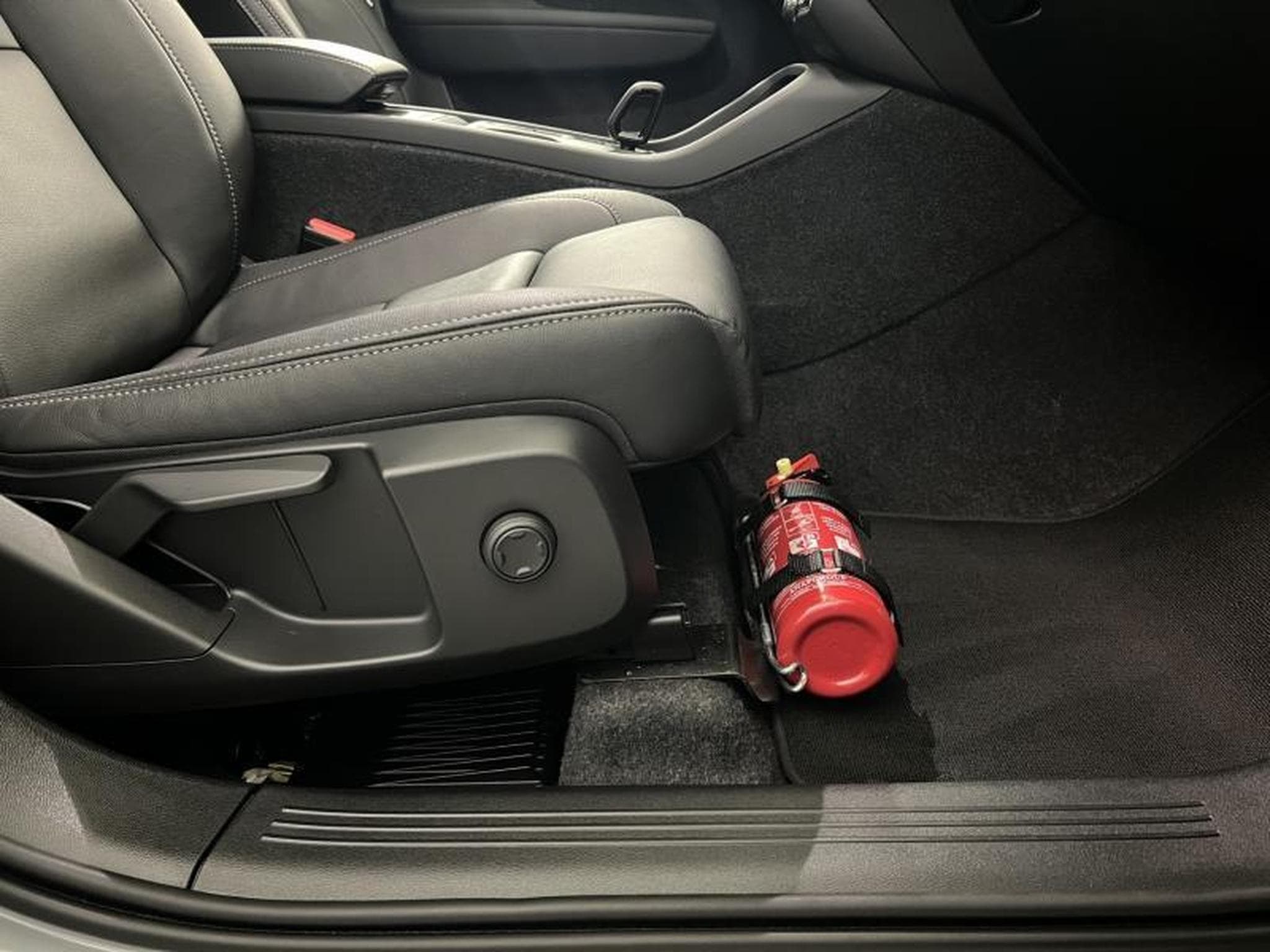 Volvo XC40 Core (2025) - Photo 16