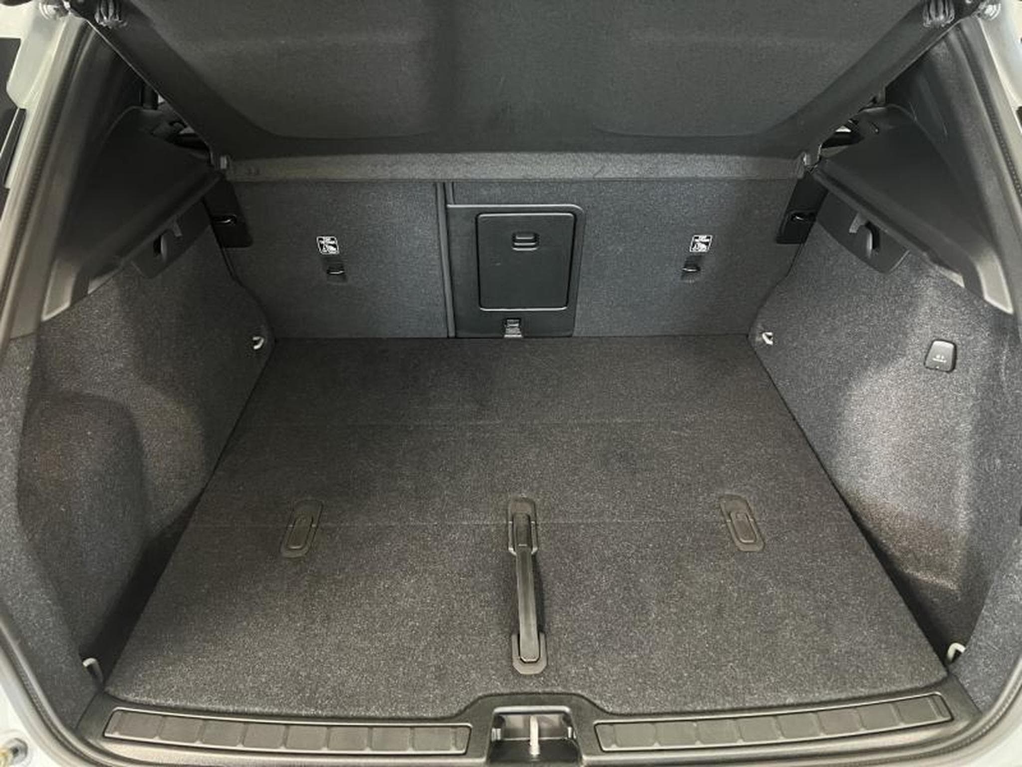 Volvo XC40 Core (2025) - Photo 20