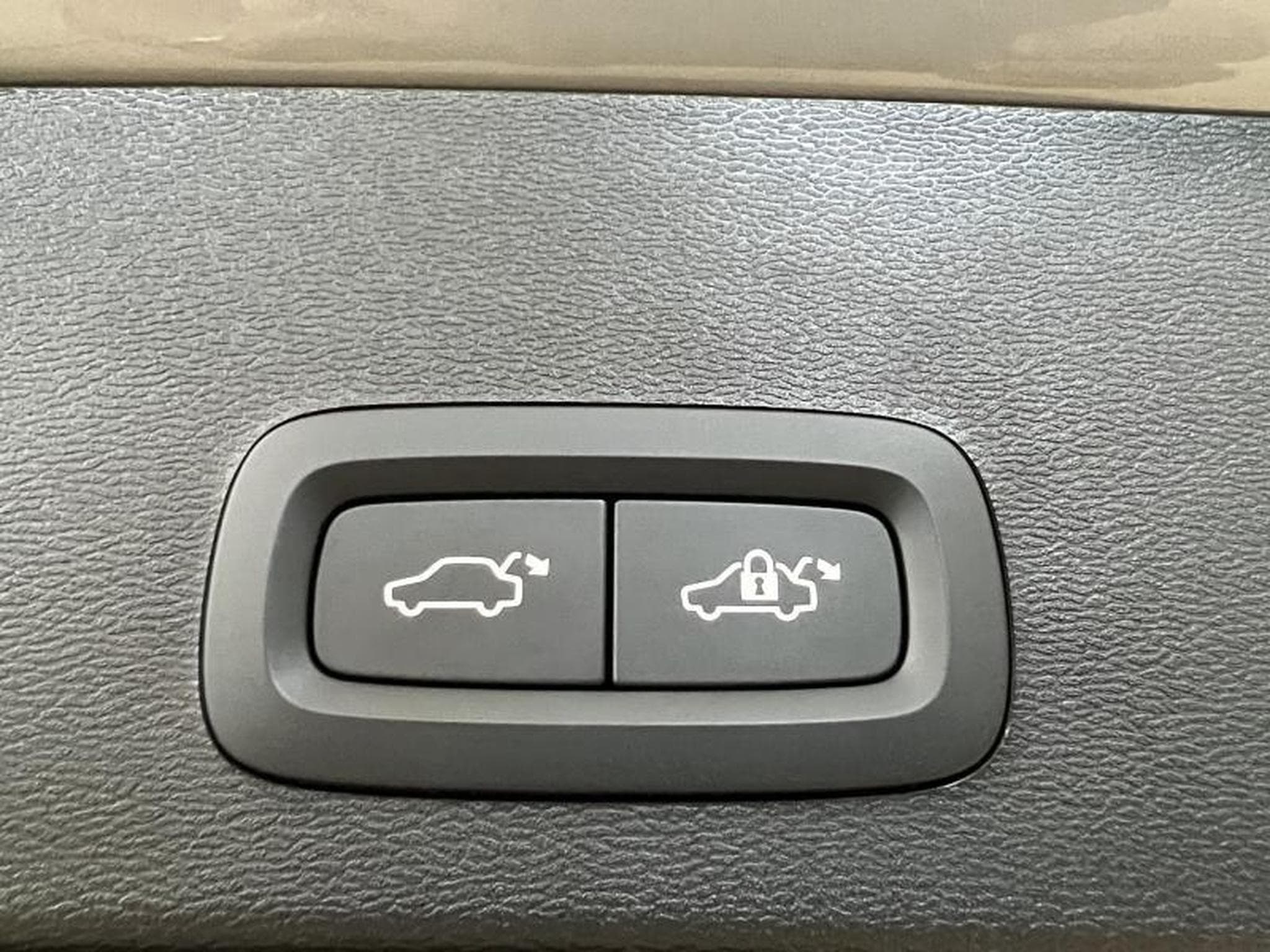 Volvo XC40 Core (2025) - Photo 21