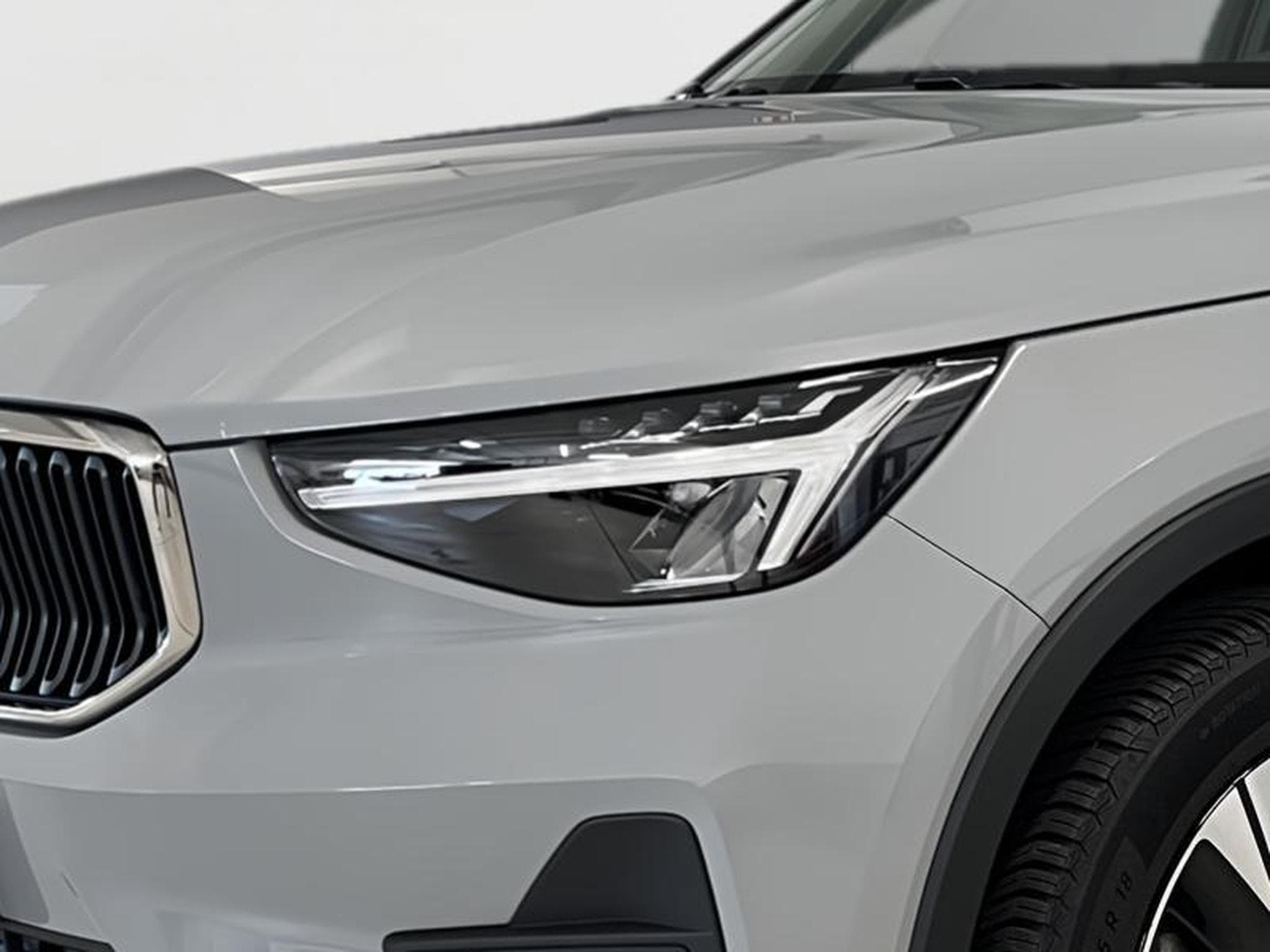 Volvo XC40 Core (2025) - Photo 3