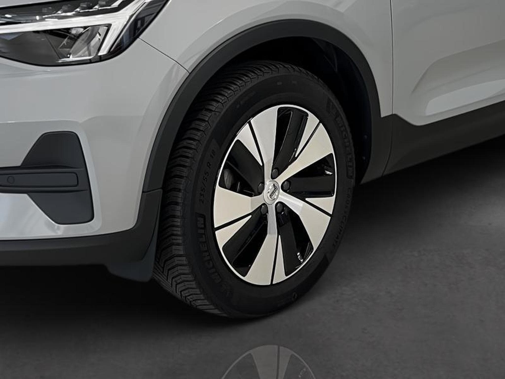 Volvo XC40 Core (2025) - Photo 4