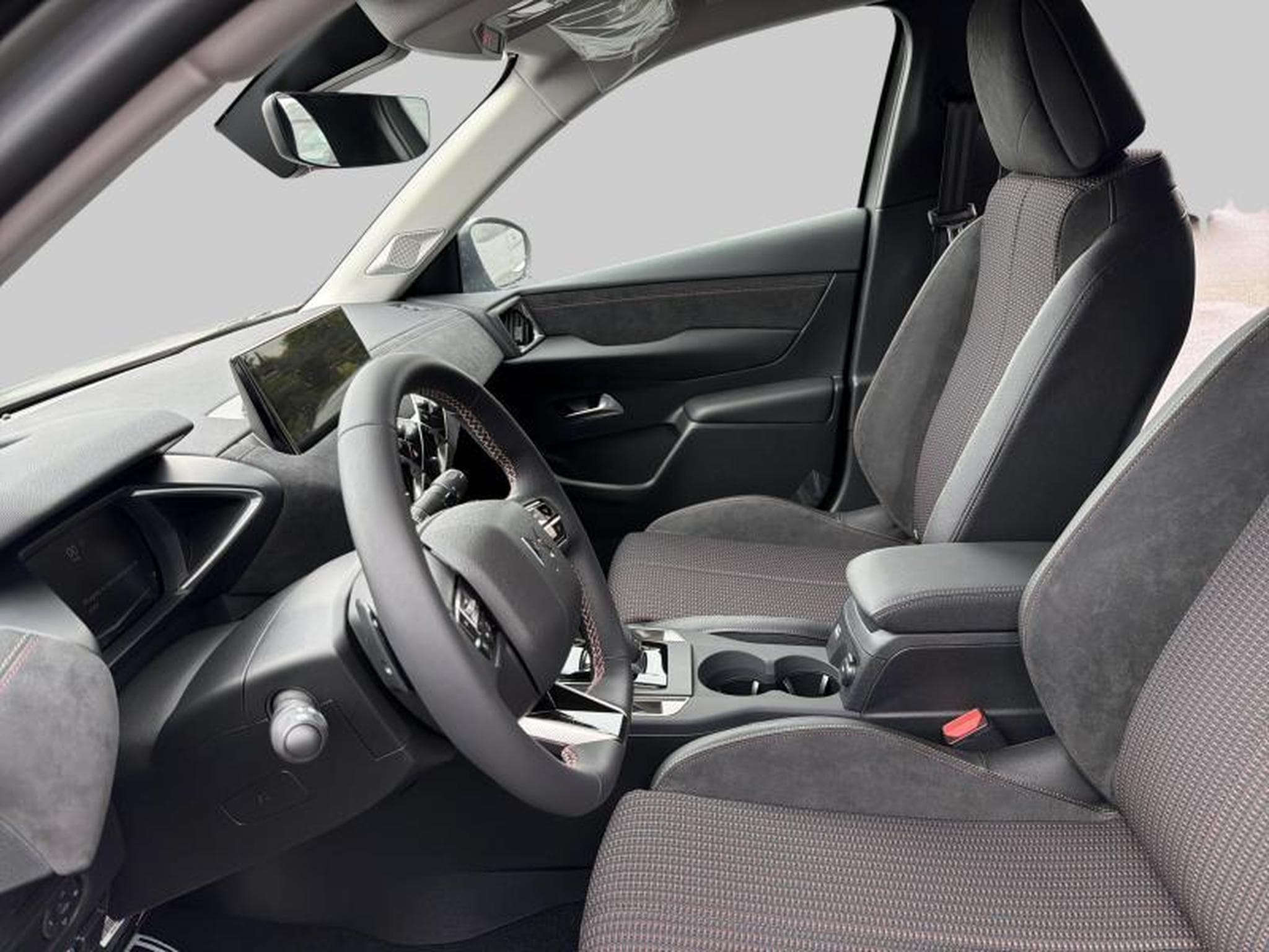 DS Automobiles DS3 PERFOMANCE LINE + (2024) - Foto 10