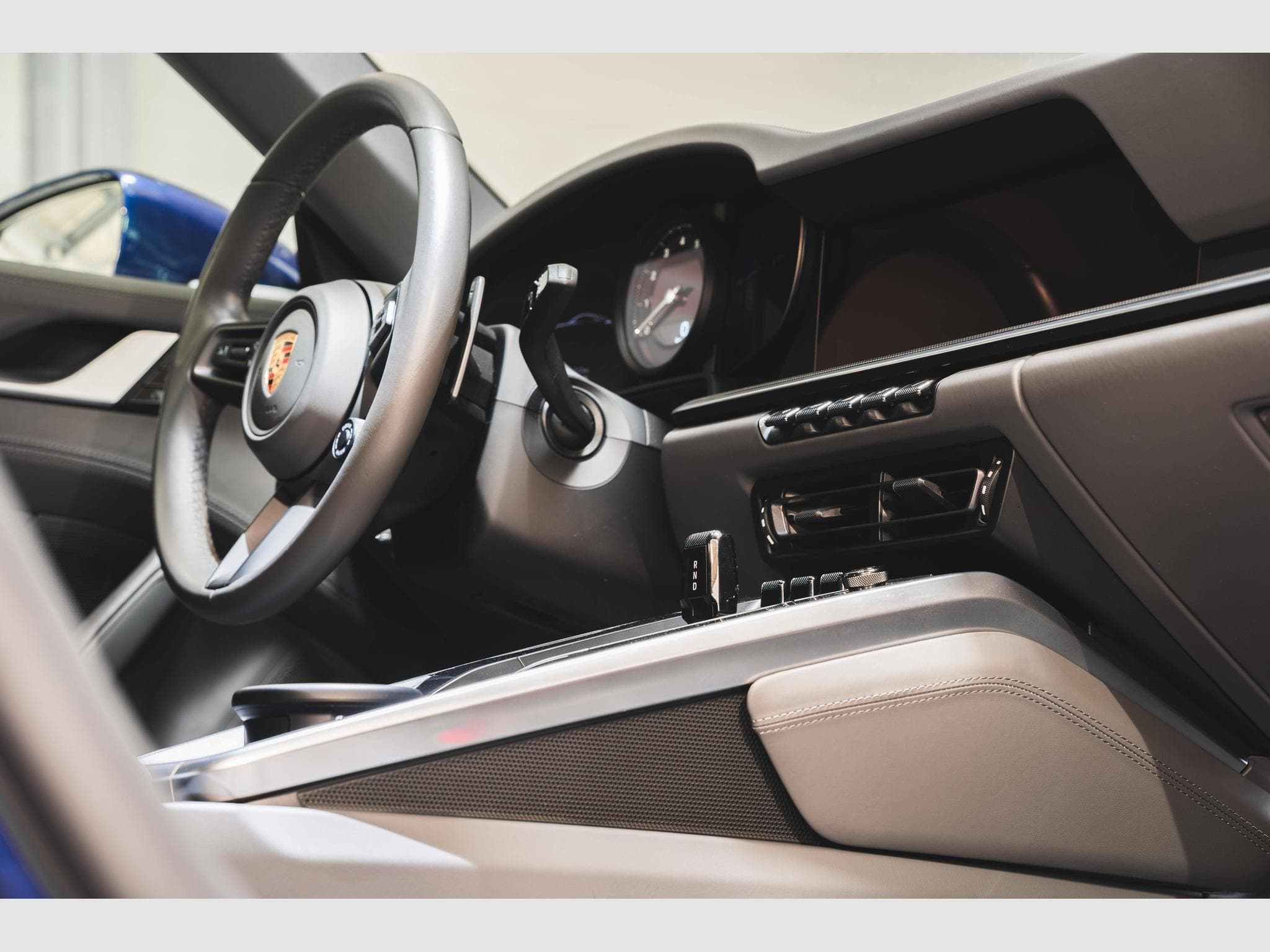 Porsche 911 Carrera 4S - SportDesign – Toit Carbone – Bleu Gentiane – Ap (2019) - Foto 26