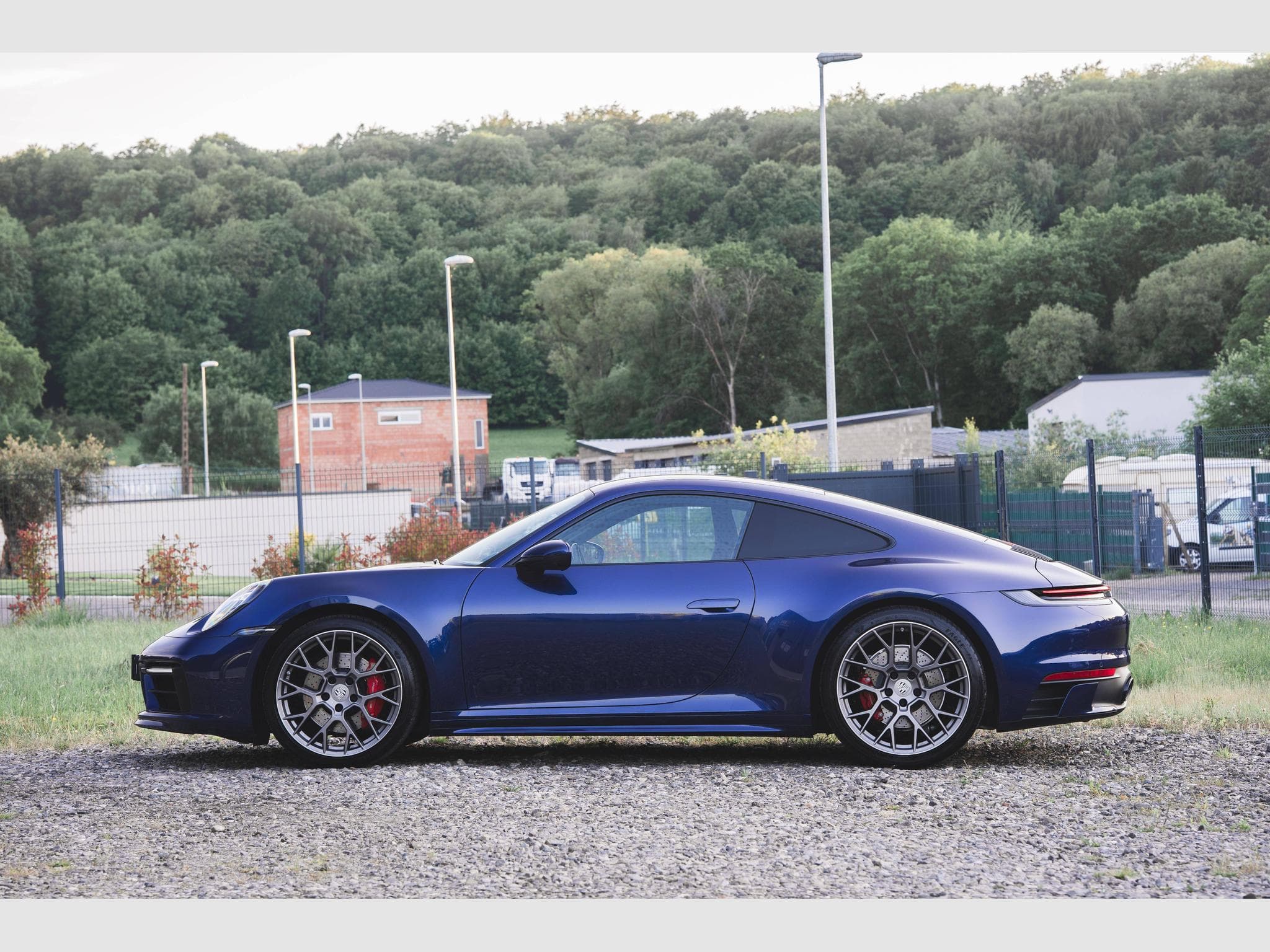 Porsche 911 Carrera 4S - SportDesign – Toit Carbone – Bleu Gentiane – Ap (2019) - Foto 30