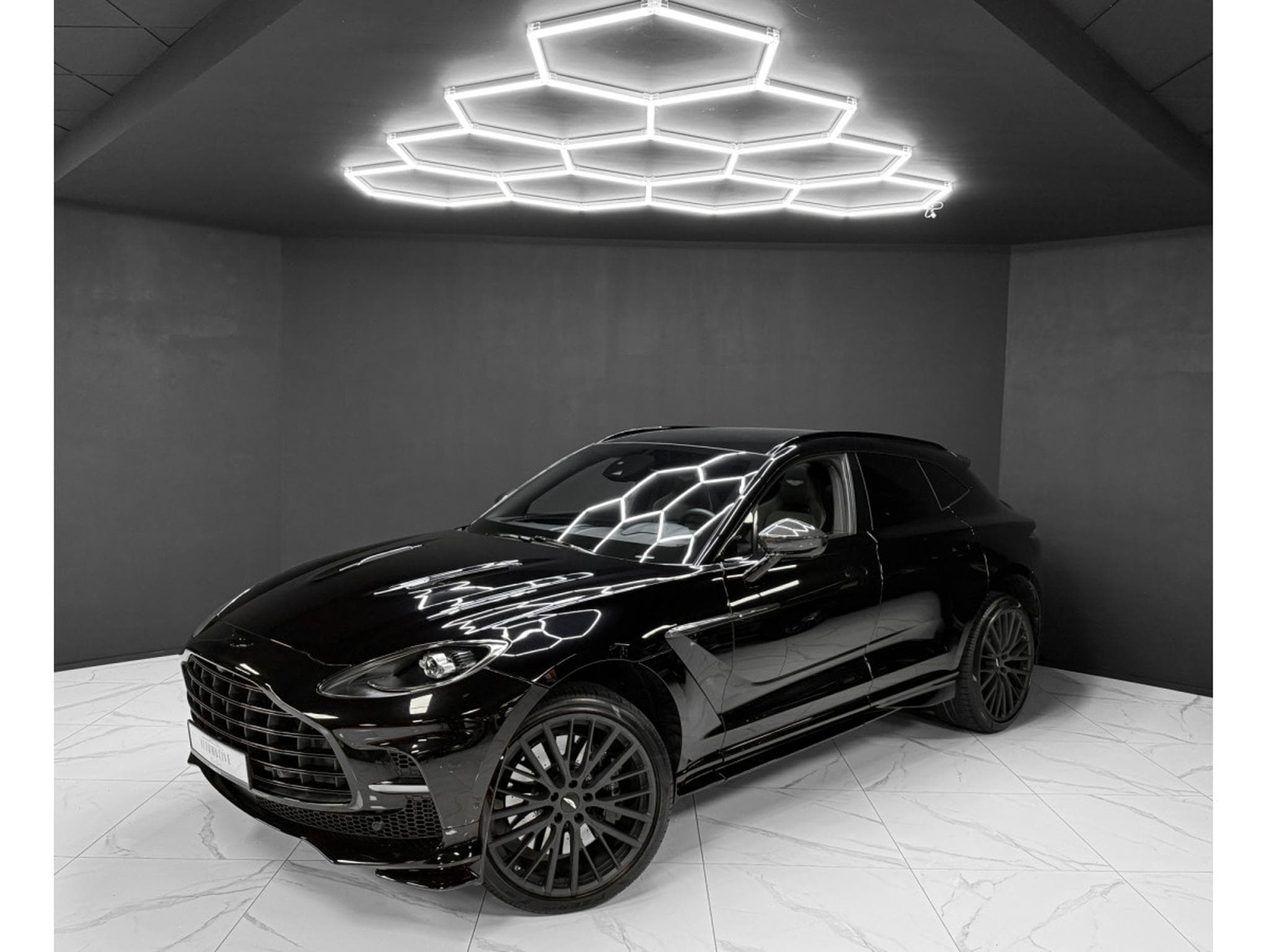 Aston-Martin DBX 707 (2022) - Foto 1