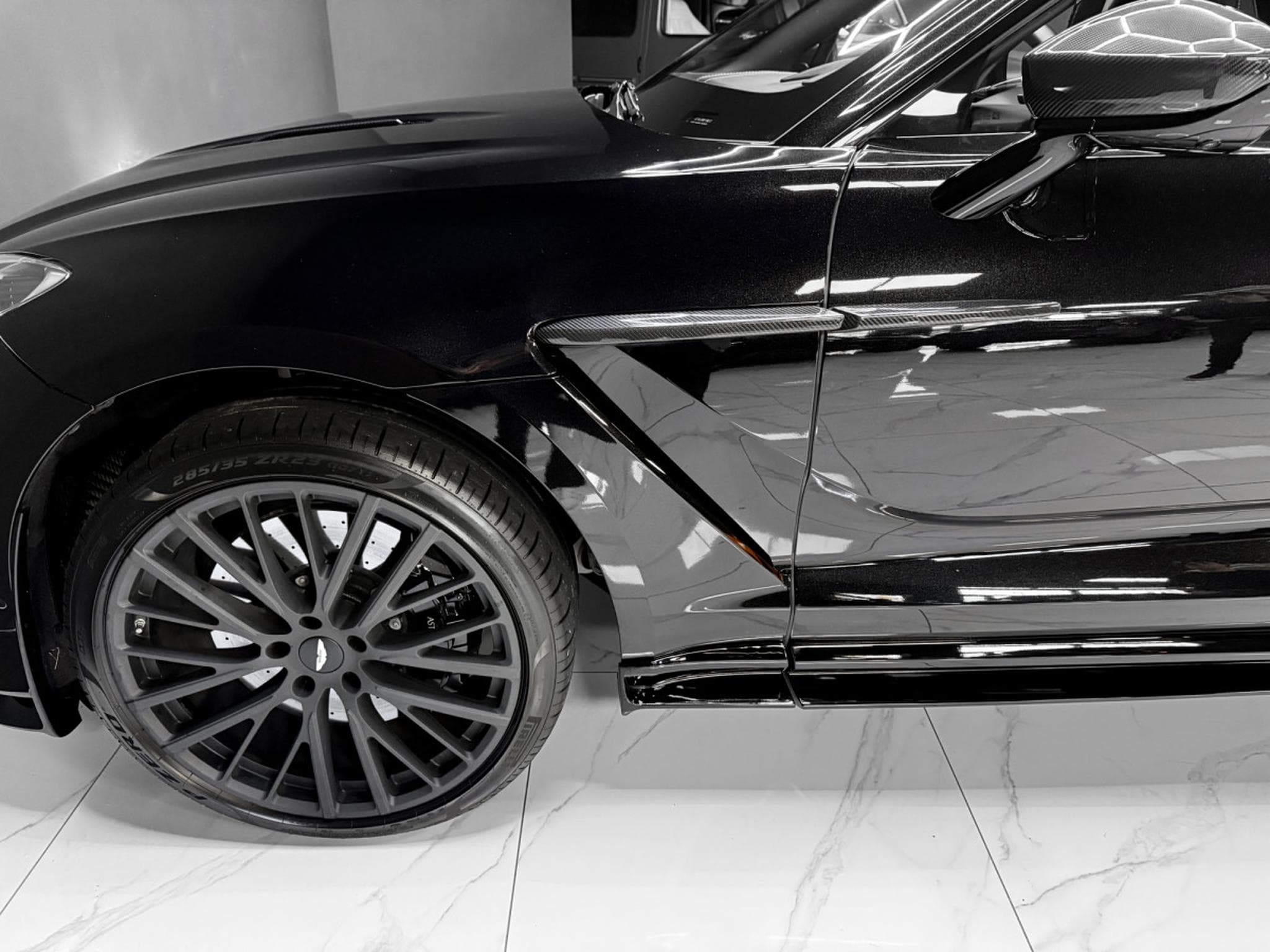 Aston-Martin DBX 707 (2022) - Foto 18