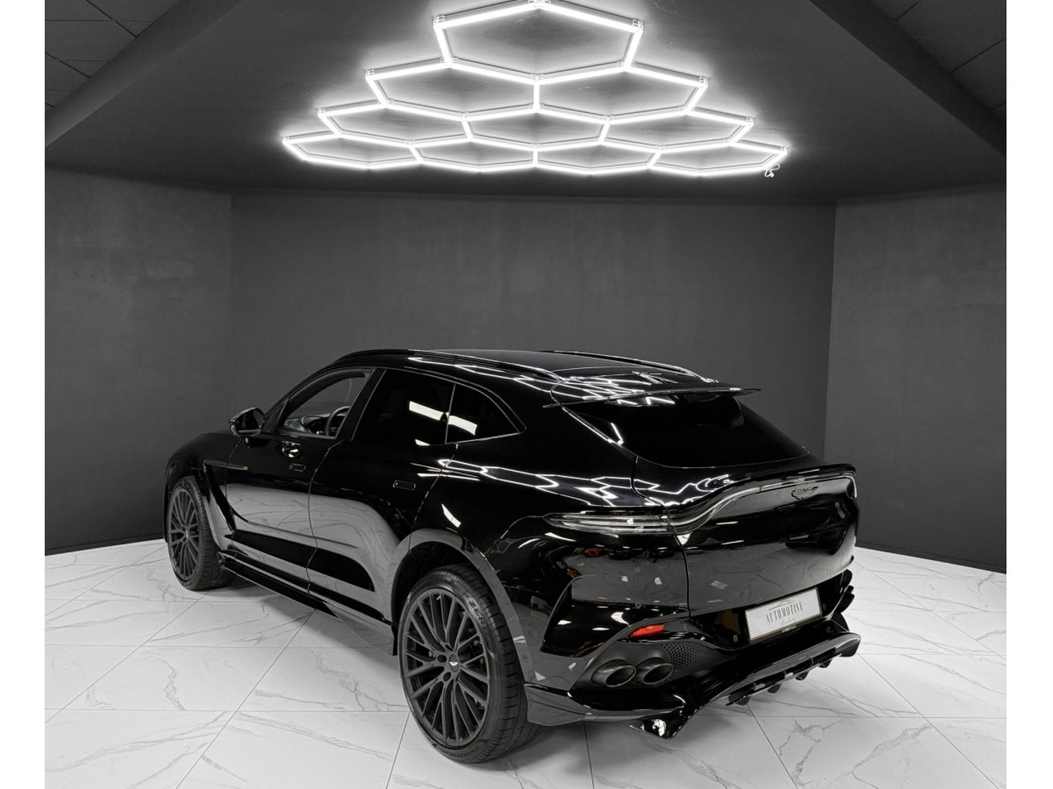 Aston-Martin DBX 707 (2022) - Foto 3