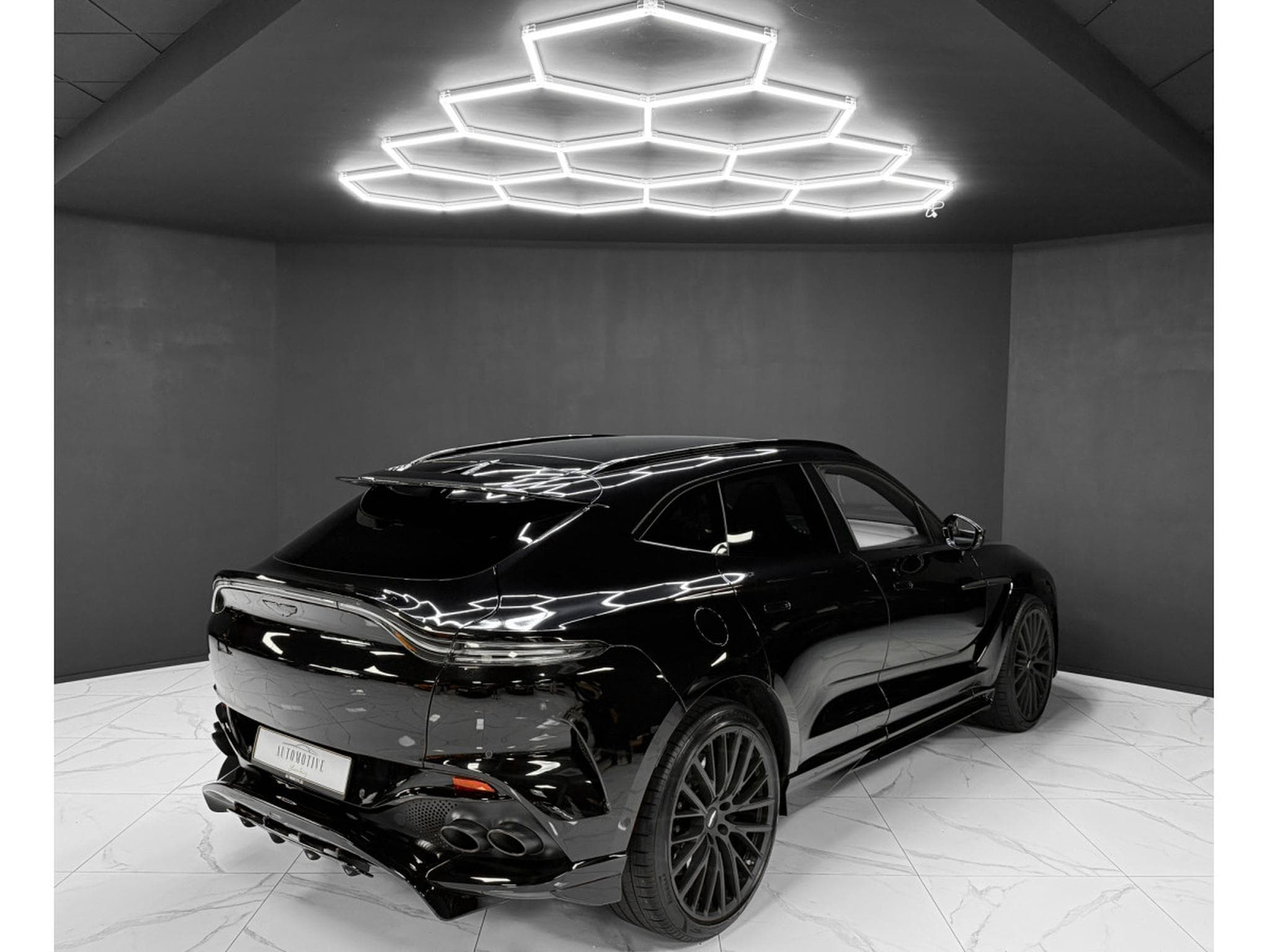 Aston-Martin DBX 707 (2022) - Foto 5