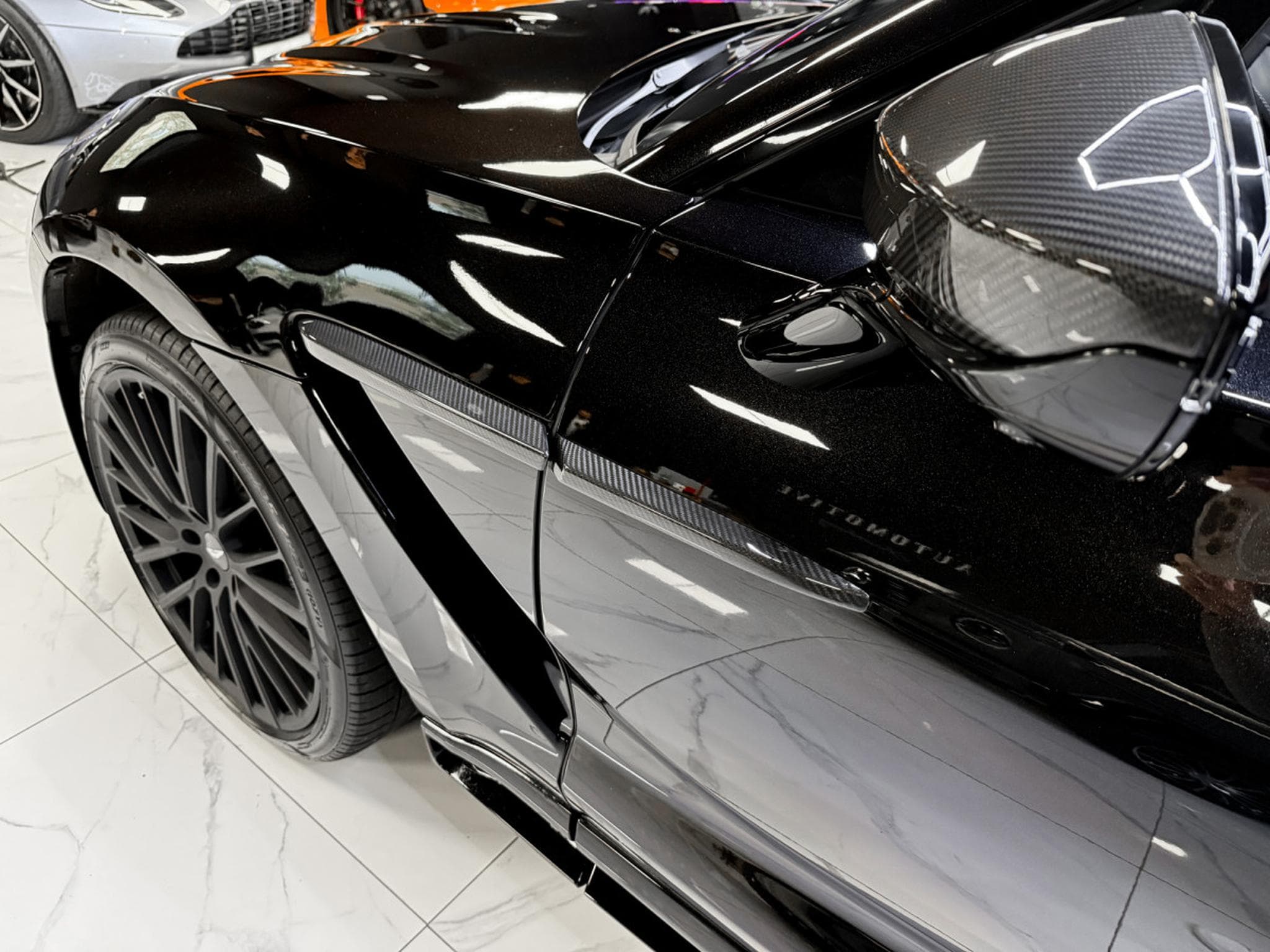Aston-Martin DBX 707 (2022) - Foto 9