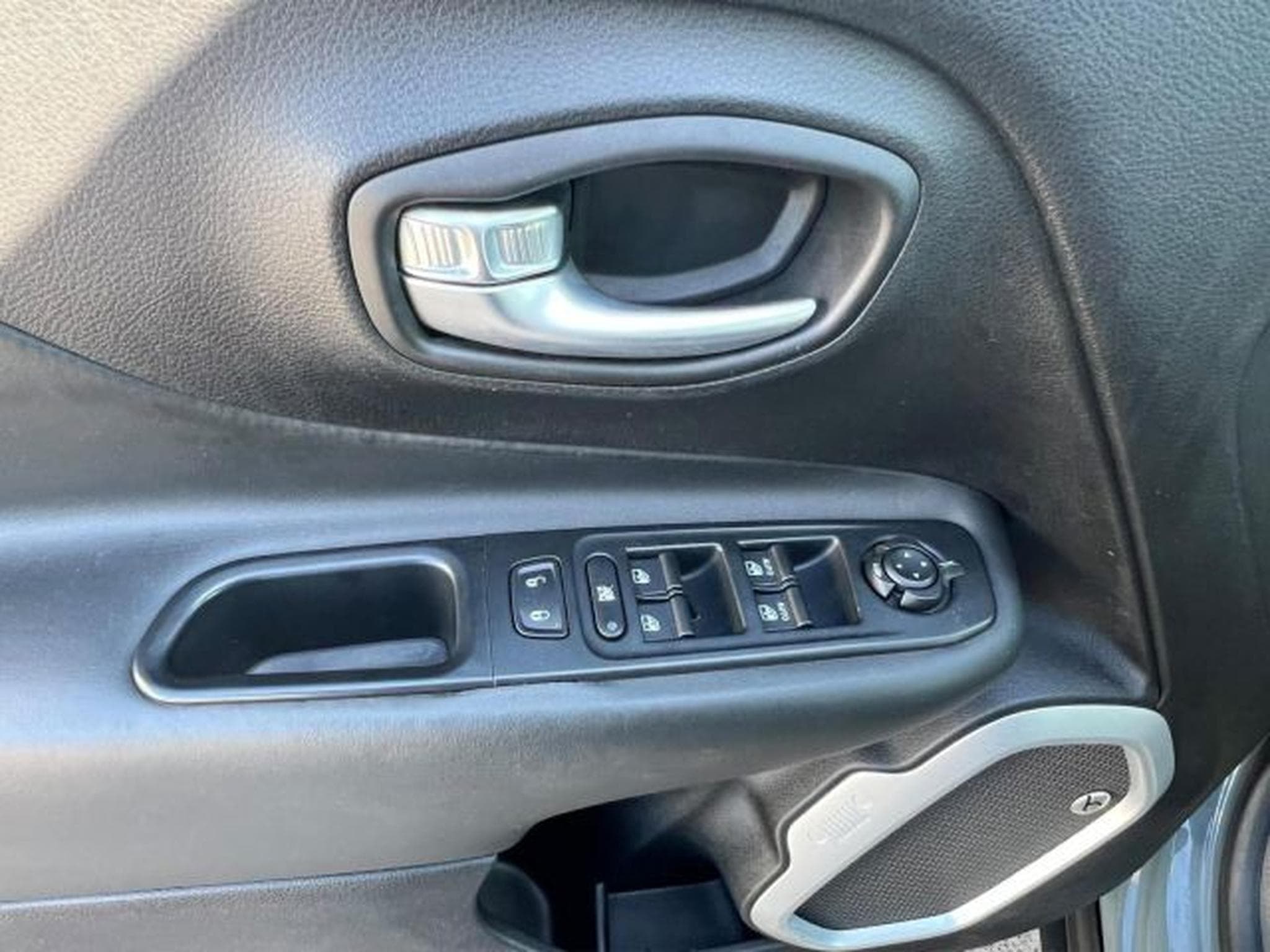 Jeep Renegade Renegade Limited Adventure Edition 4WD Klima (2016) - Photo 11