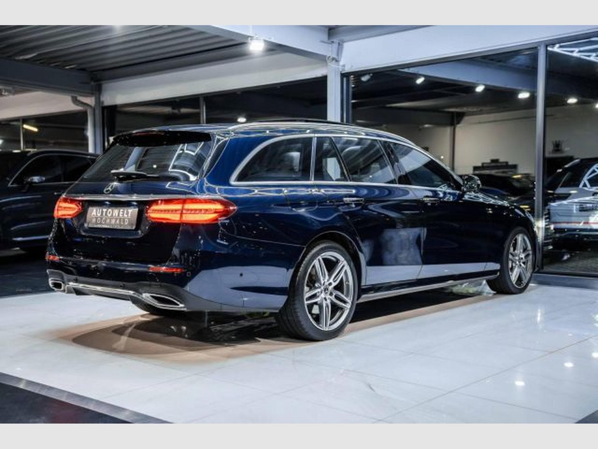 Mercedes E 400 E 400d 4Matic AMG-Line AHK Airmatic PANO HuD LED (2019) - Photo 13
