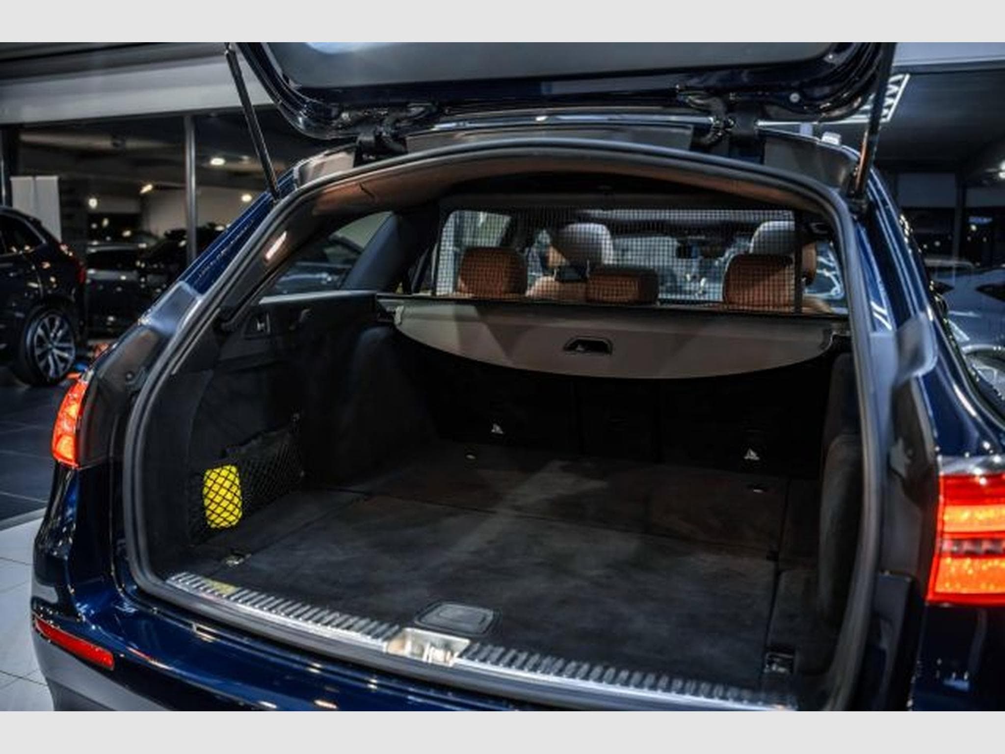 Mercedes E 400 E 400d 4Matic AMG-Line AHK Airmatic PANO HuD LED (2019) - Photo 15