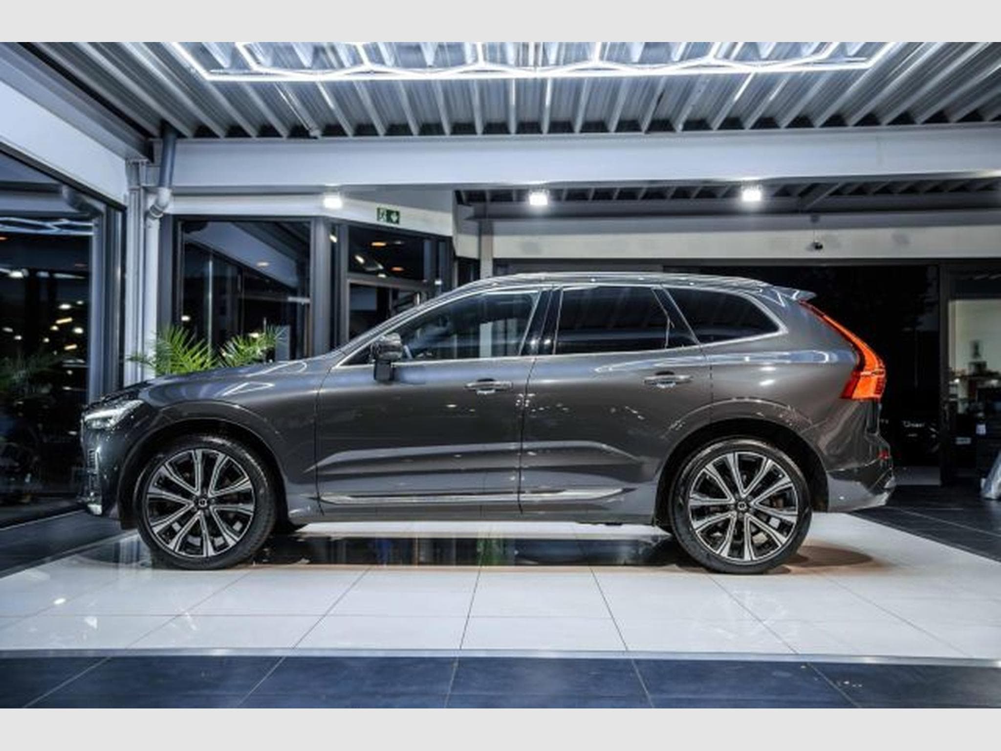 Volvo XC60 XC60 Plus Bright 2.0 D STAHZG AHK LED PANO H&amp;K (2023) - Photo 10