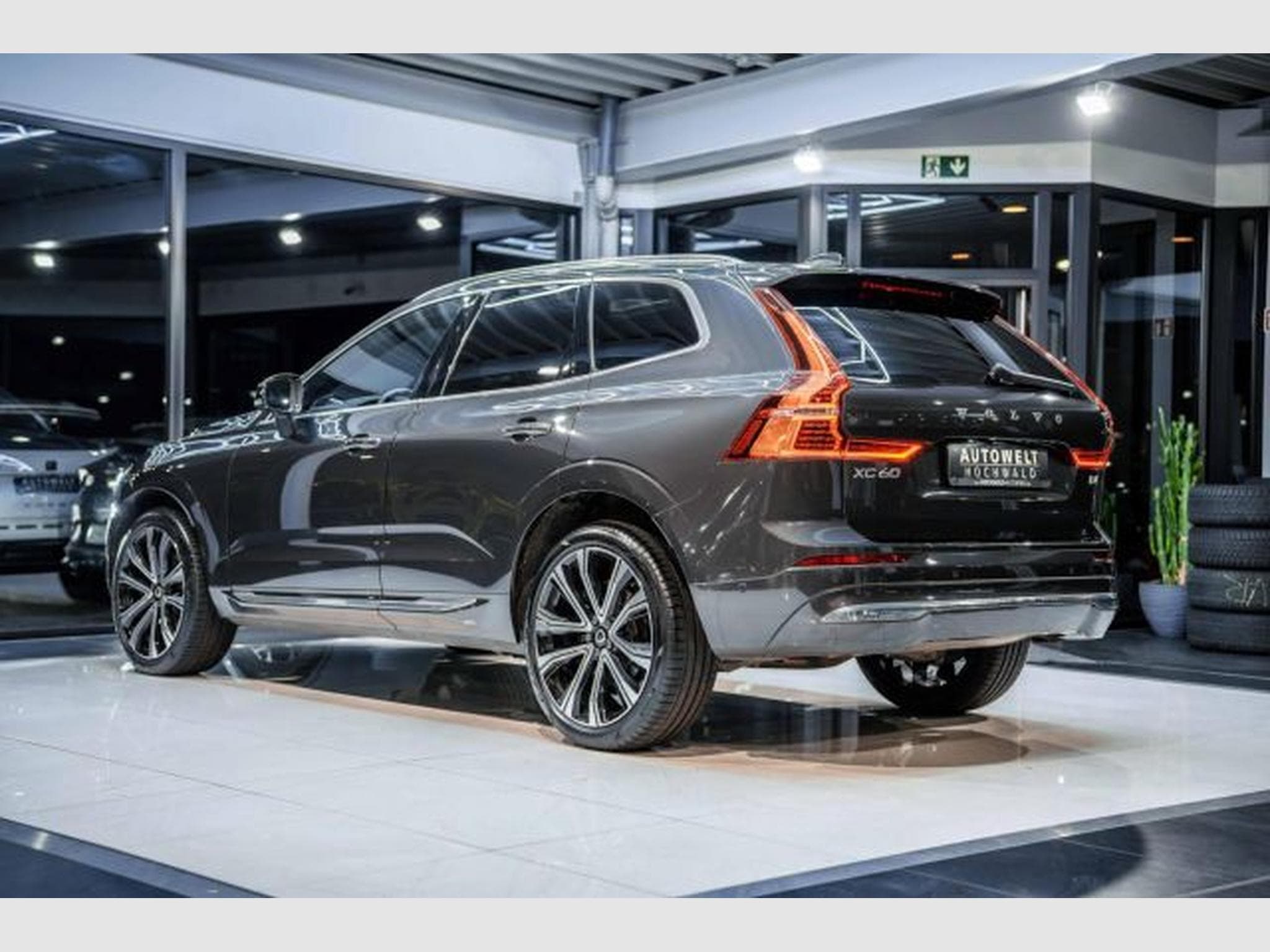 Volvo XC60 XC60 Plus Bright 2.0 D STAHZG AHK LED PANO H&amp;K (2023) - Photo 11