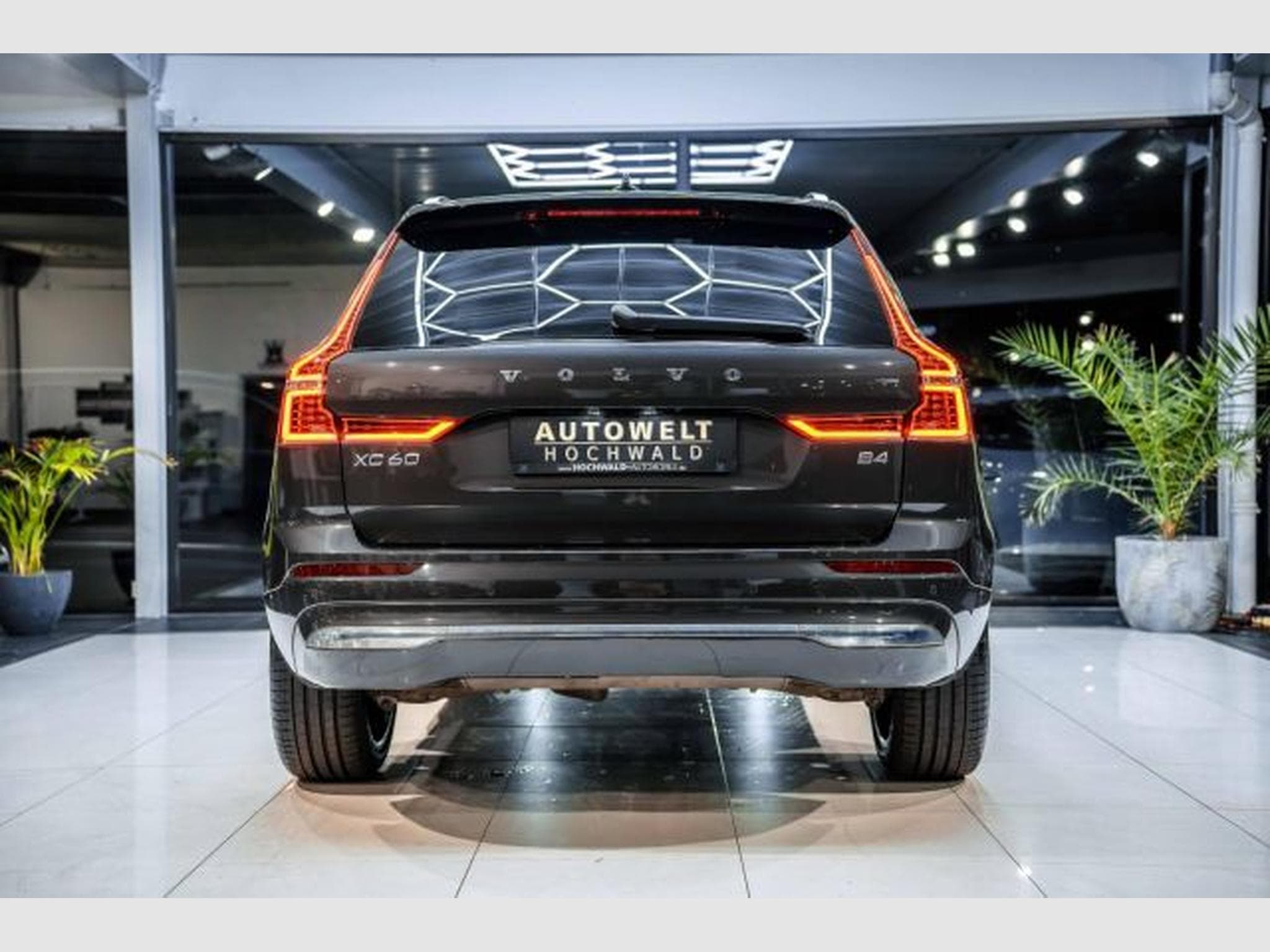 Volvo XC60 XC60 Plus Bright 2.0 D STAHZG AHK LED PANO H&amp;K (2023) - Photo 12