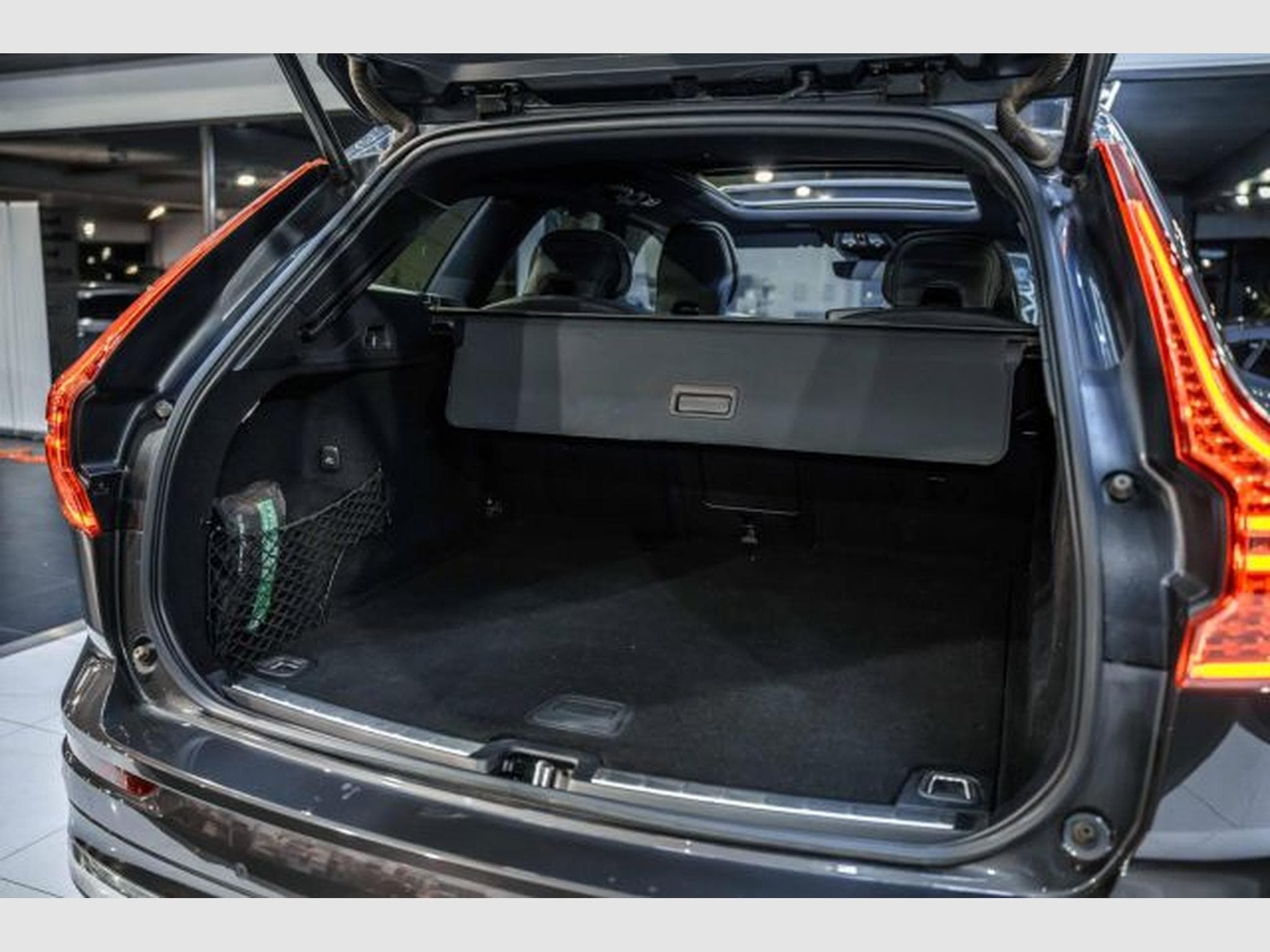 Volvo XC60 XC60 Plus Bright 2.0 D STAHZG AHK LED PANO H&amp;K (2023) - Photo 15