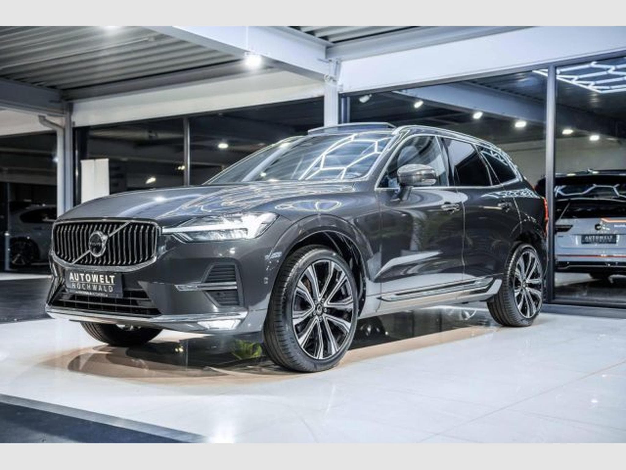 Volvo XC60 XC60 Plus Bright 2.0 D STAHZG AHK LED PANO H&amp;K (2023) - Photo 4