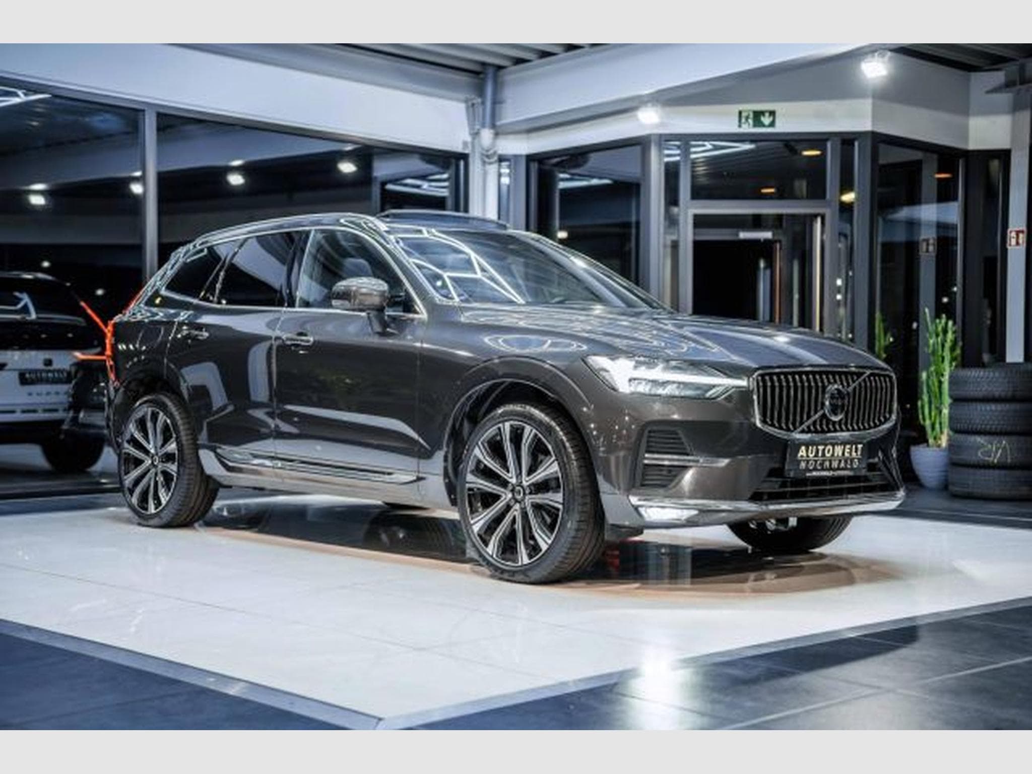 Volvo XC60 XC60 Plus Bright 2.0 D STAHZG AHK LED PANO H&amp;K (2023) - Photo 6