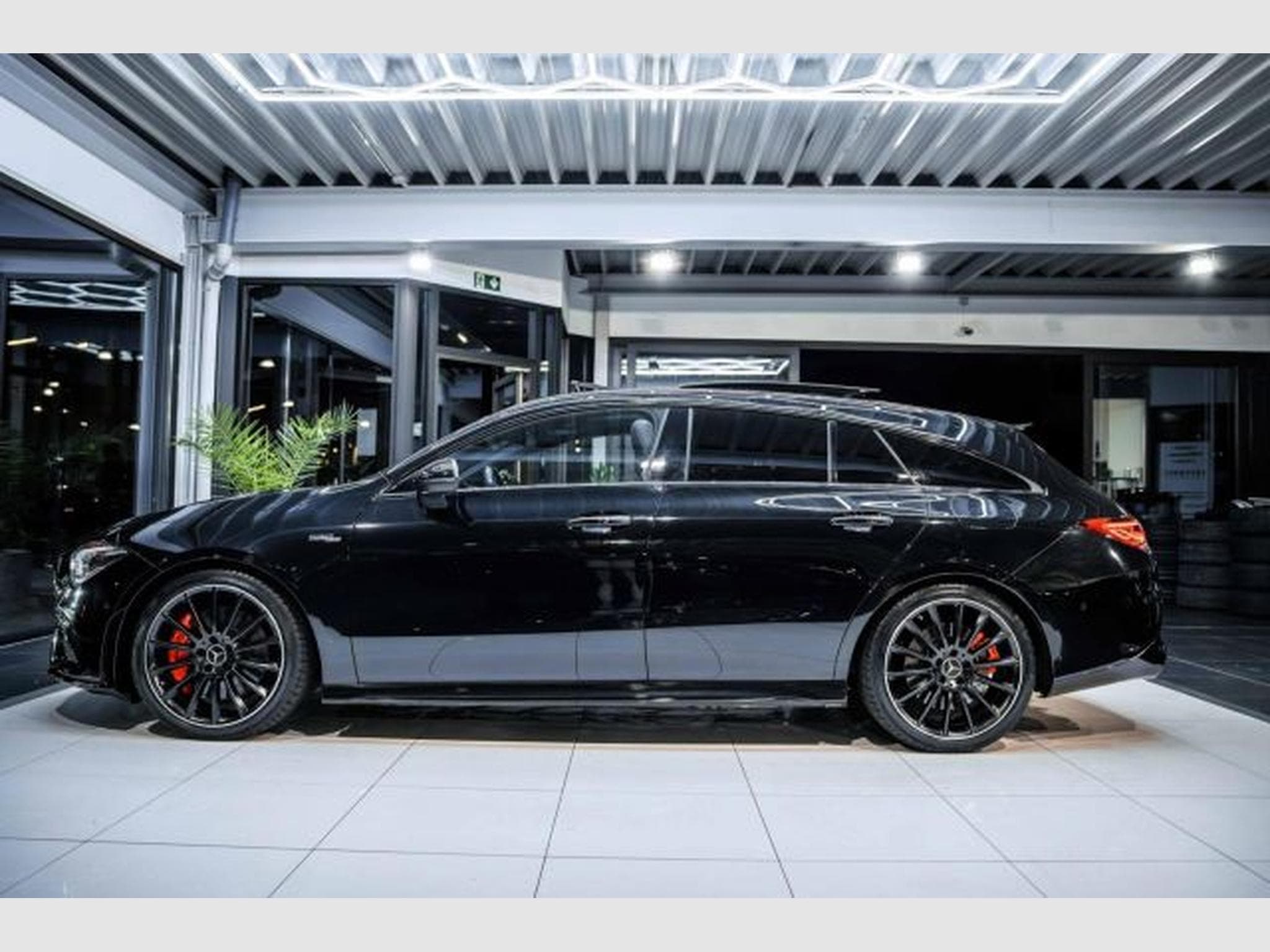 Mercedes CLA 35 AMG CLA 35 AMG Shooting Brake 4M Burm PANO Night 1HD (2021) - Photo 11