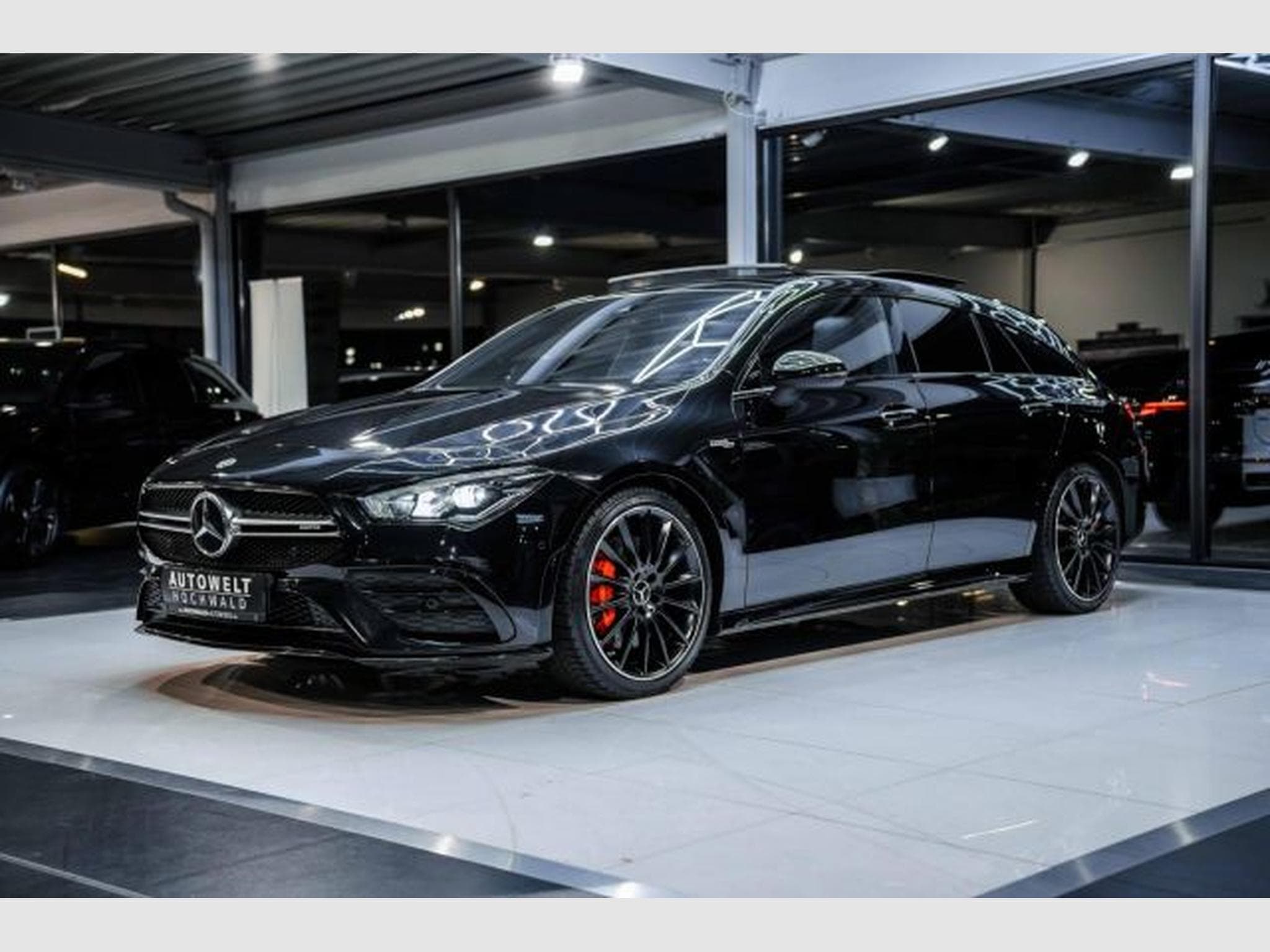 Mercedes CLA 35 AMG CLA 35 AMG Shooting Brake 4M Burm PANO Night 1HD (2021) - Photo 5