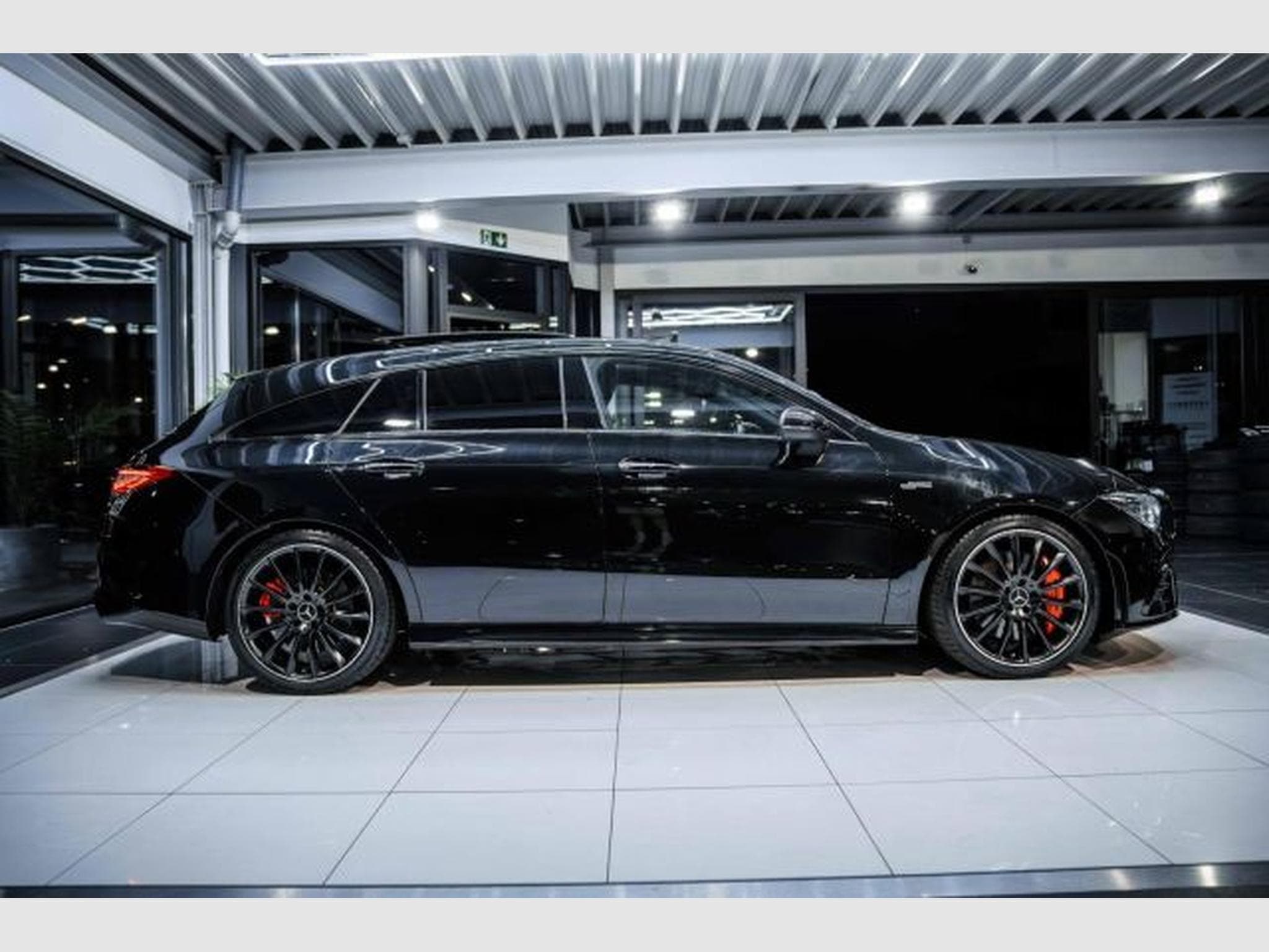 Mercedes CLA 35 AMG CLA 35 AMG Shooting Brake 4M Burm PANO Night 1HD (2021) - Photo 8