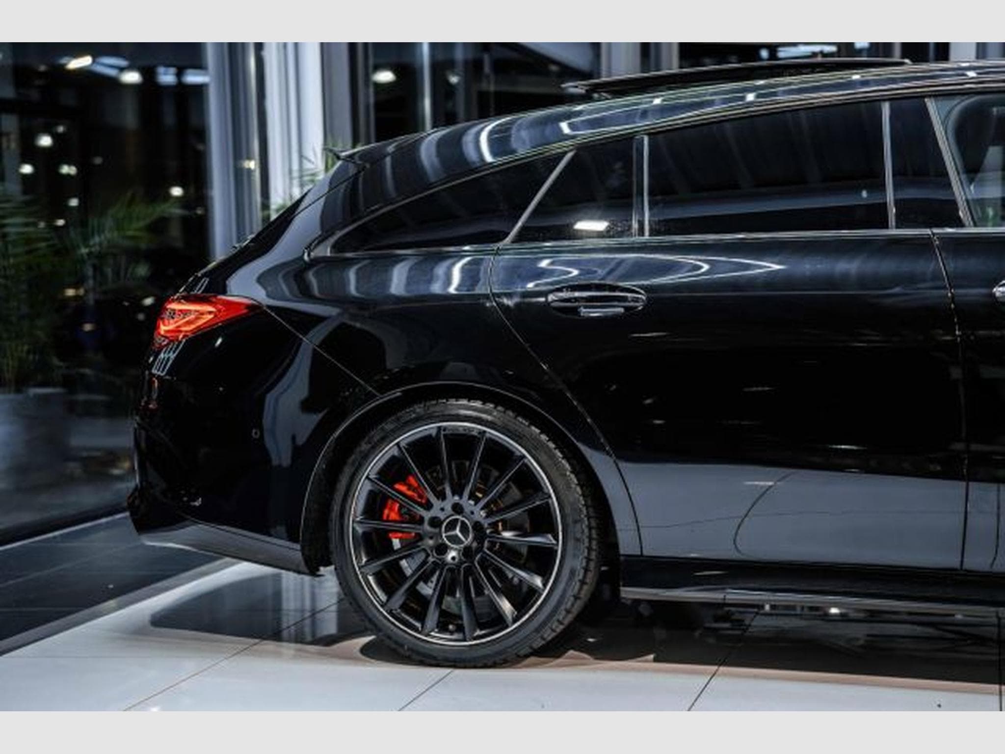 Mercedes CLA 35 AMG CLA 35 AMG Shooting Brake 4M Burm PANO Night 1HD (2021) - Photo 9