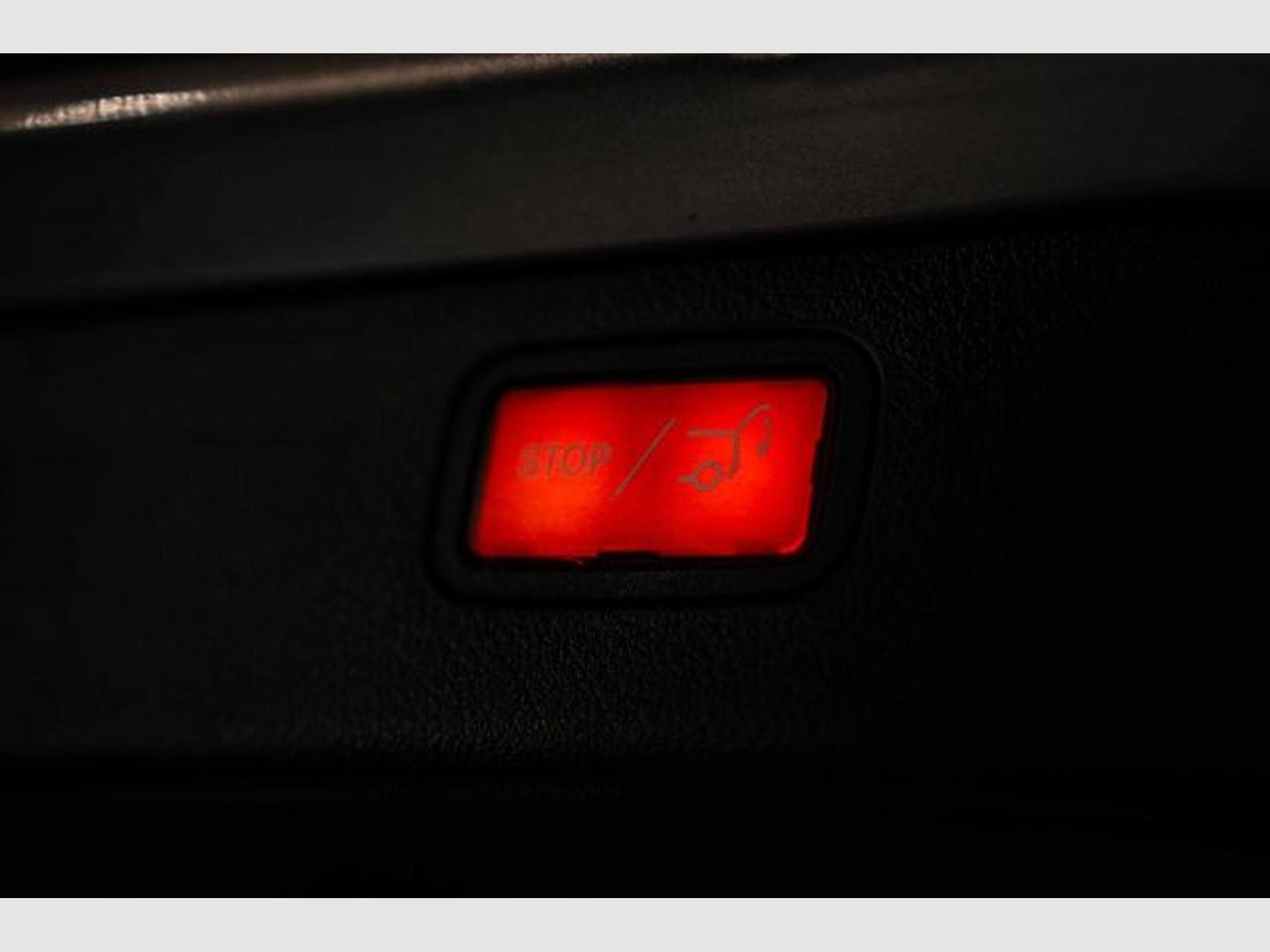 Mercedes C 200 C 200d T 9G-Tronic AMG Line LED AHK Night Burmes (2022) - Photo 15