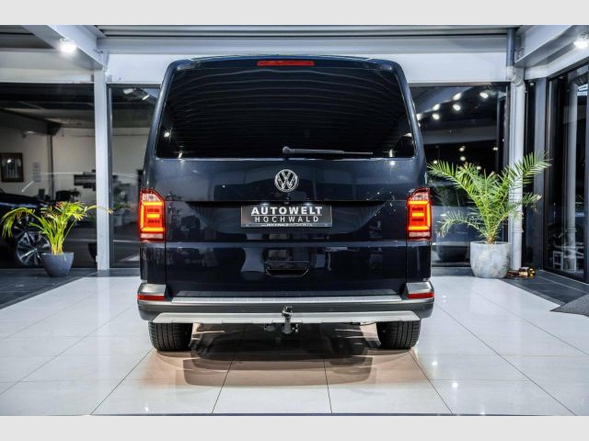 VW T6.1 T6 Multivan 2.0 TDI DSG PanAmericana STAHZG AHK (2017) - Photo 10